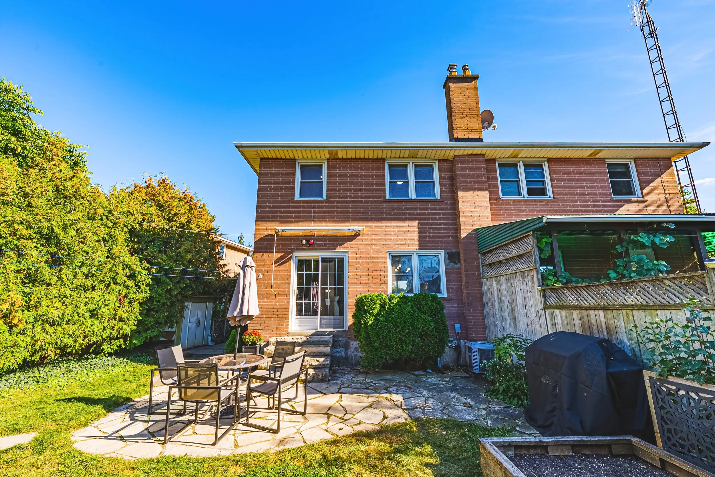 40 - 2301 Barclay Rd, Burlington.jpg