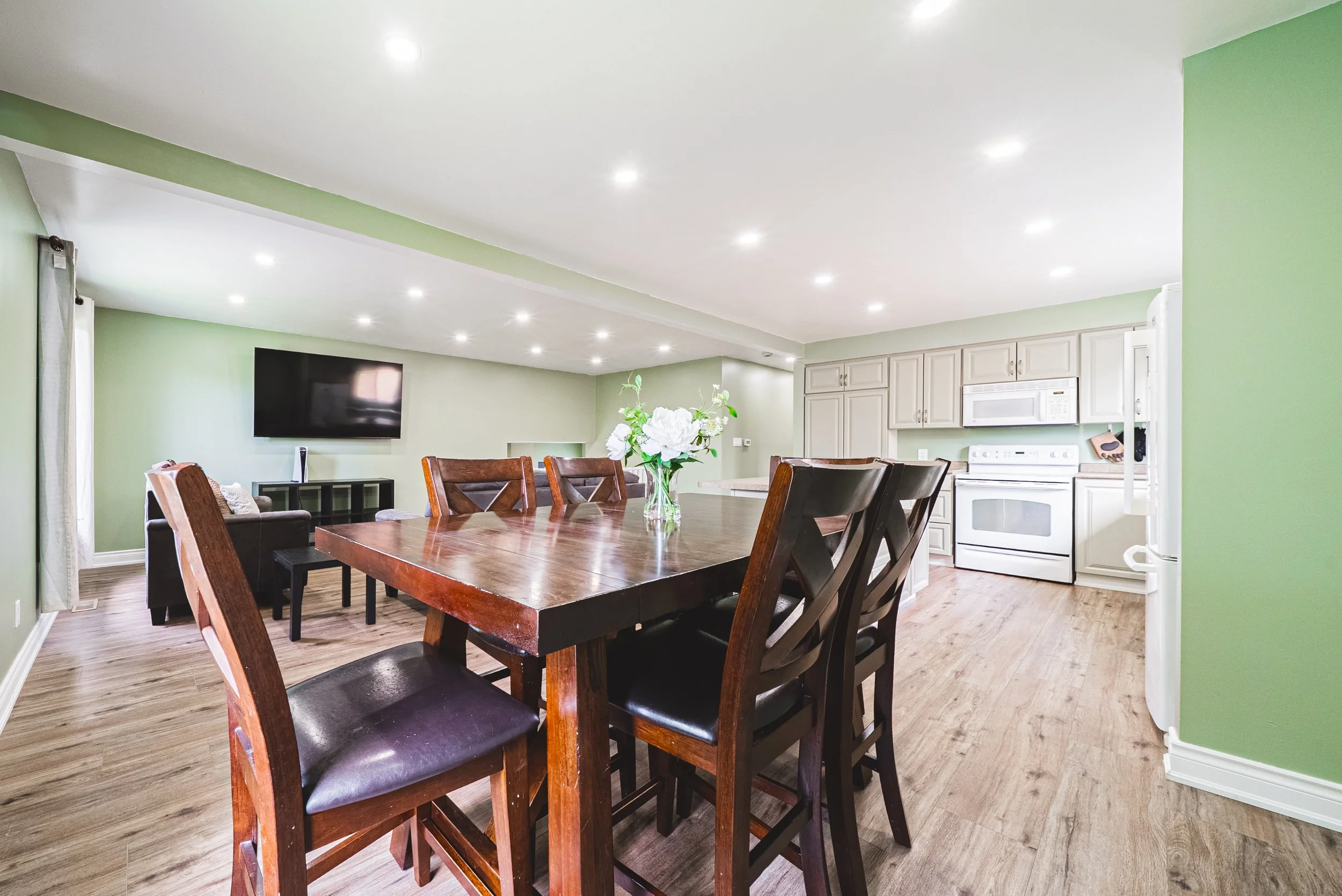 16-27 Ludlow Crescent, Brantford.jpg
