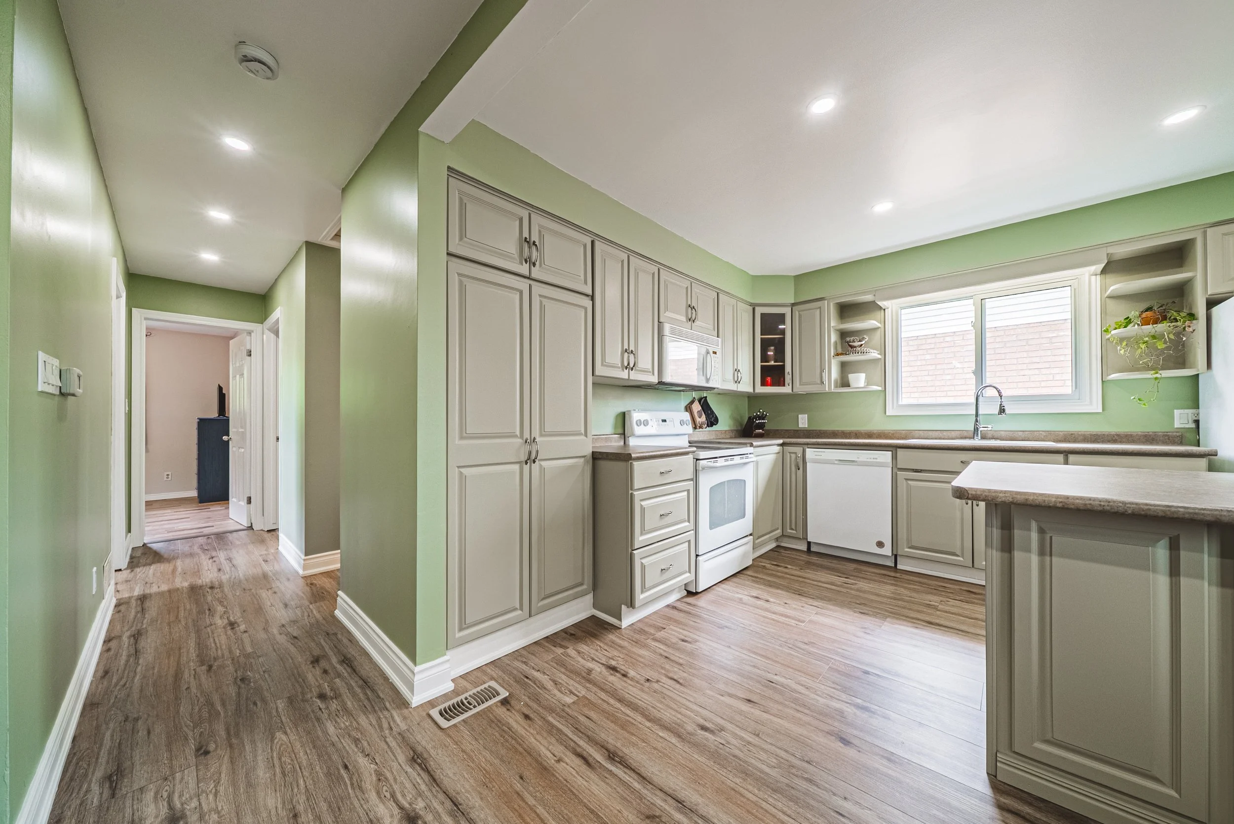 20-27 Ludlow Crescent, Brantford.jpg