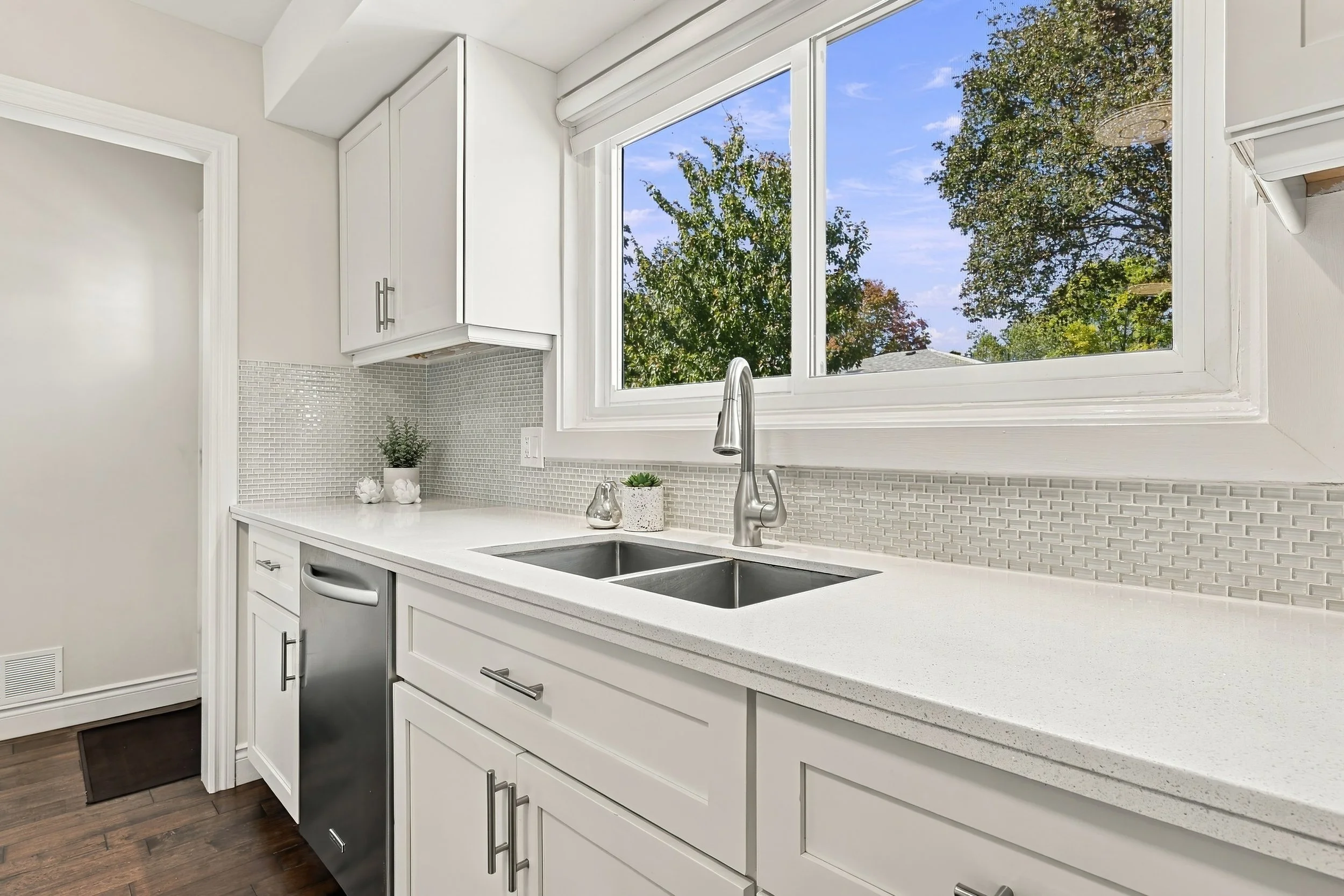 13 - 2231 Urwin Cres, Oakville.jpg