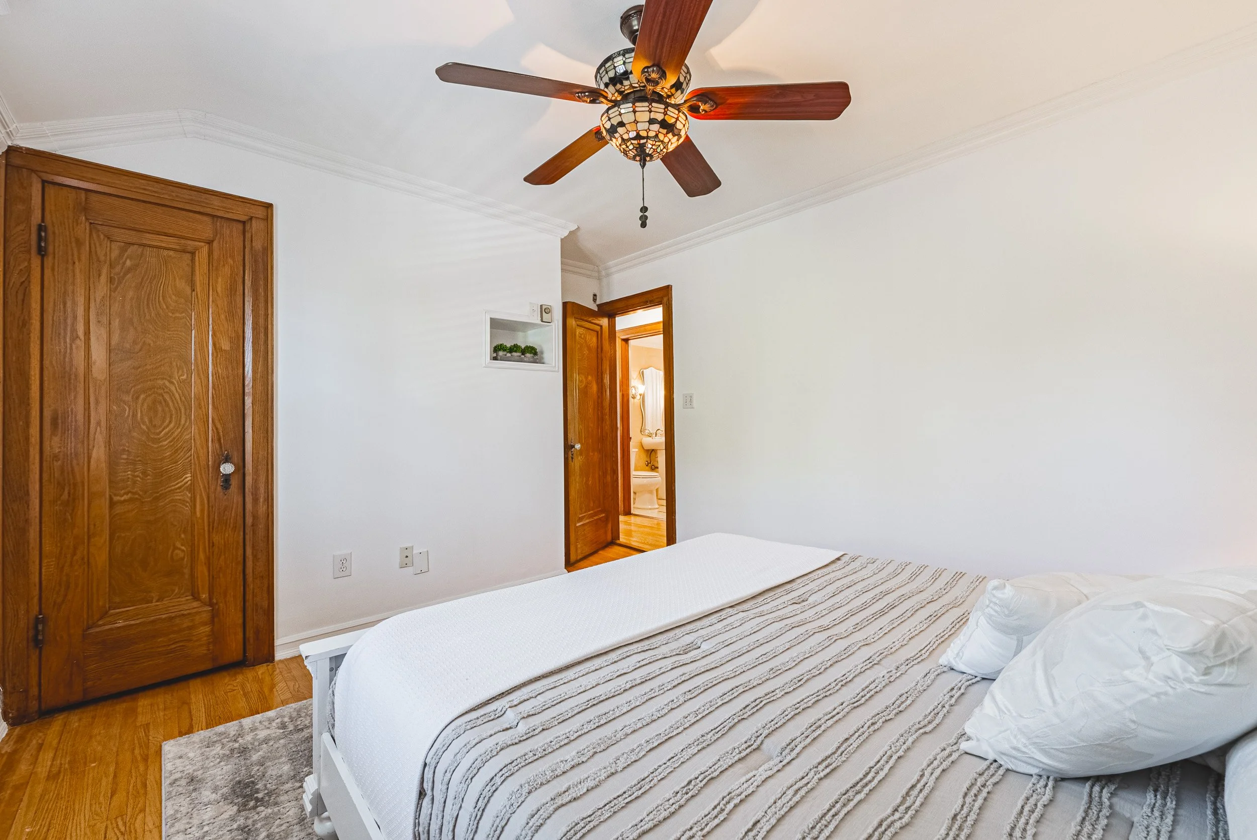 16 - 5039 Valley Way, Niagara Falls.jpg