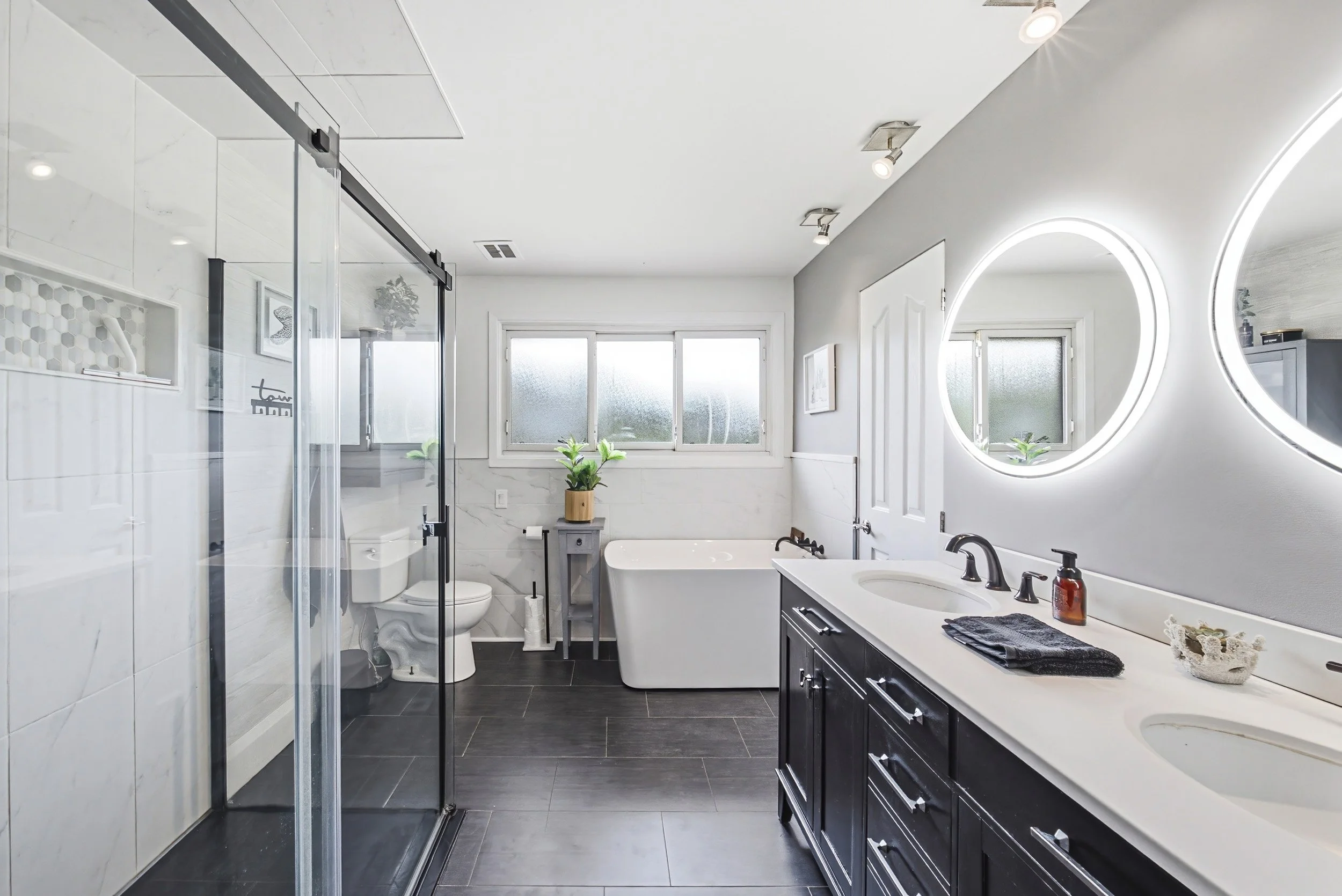 25 - 364 Fennell Ave W, Hamilton.jpg
