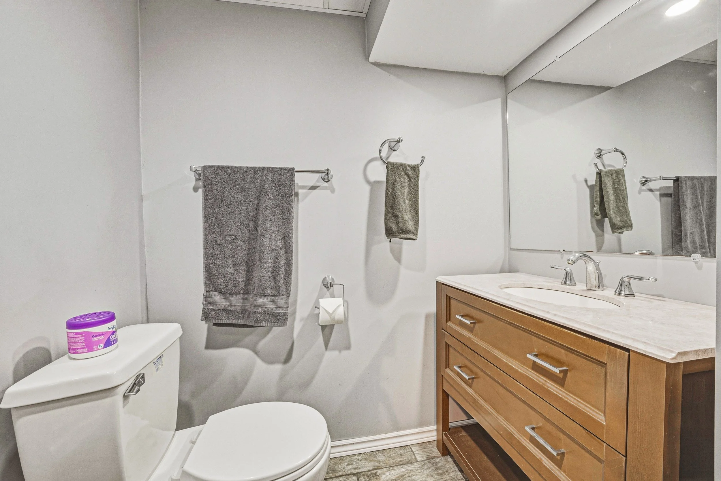 27 - 161 Ivon Ave, Hamilton.jpg
