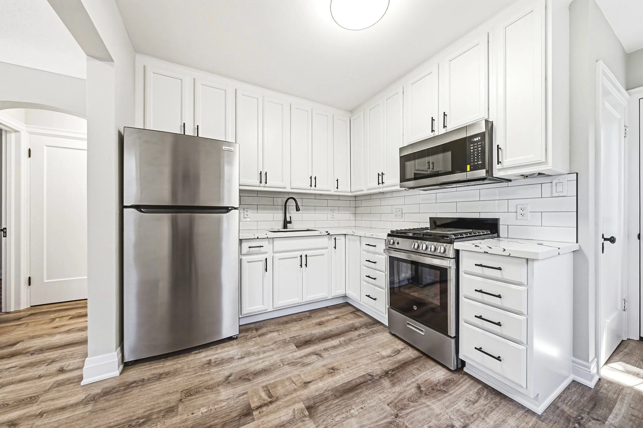 8 - 203 W 2nd St, Hamilton.jpg