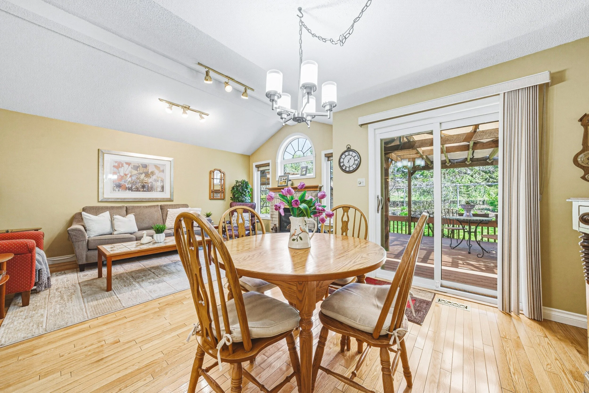 21 - 48 Tanager Dr, Guelph.jpg