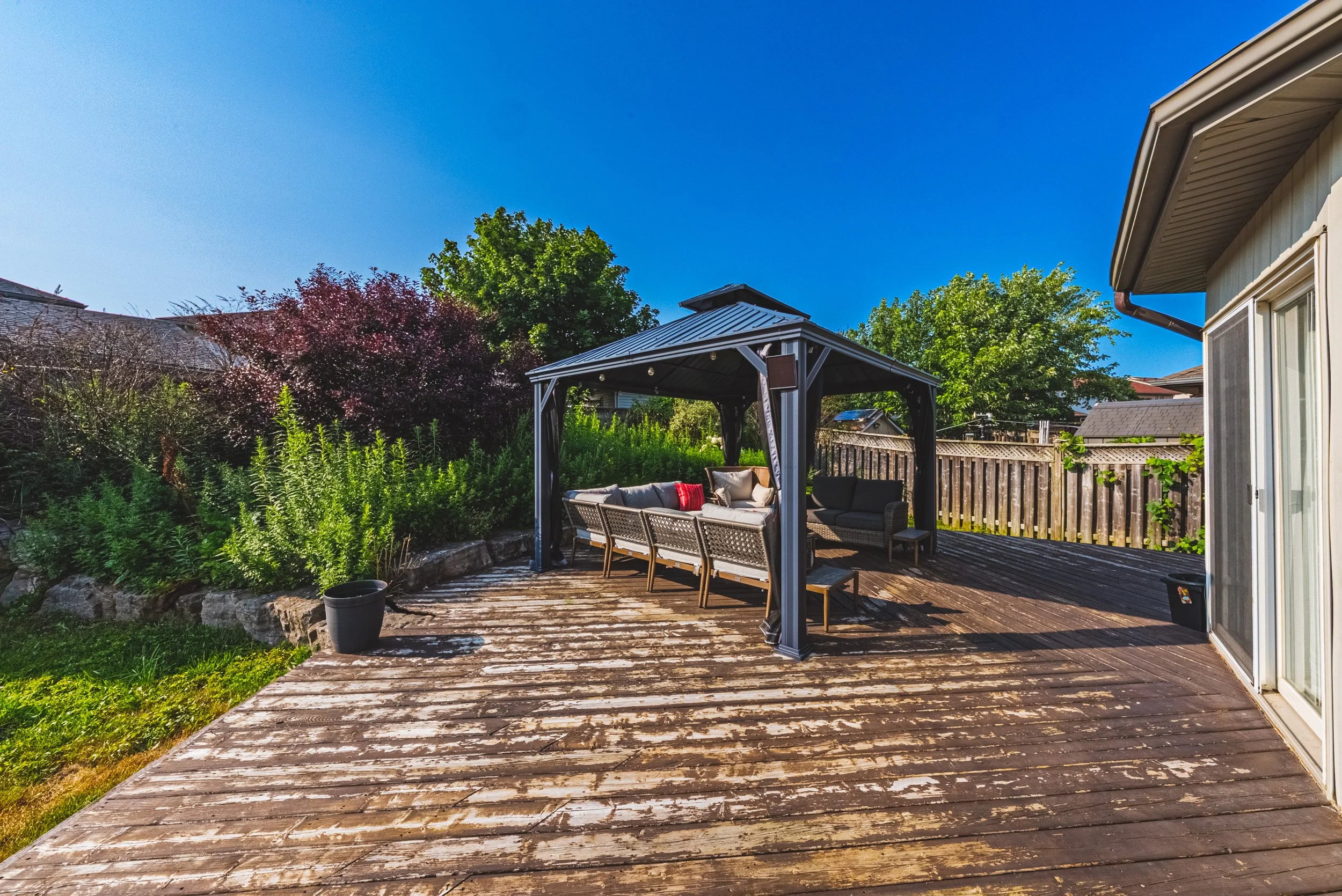 48 - 140 Country Club Dr, Cambridge.jpg