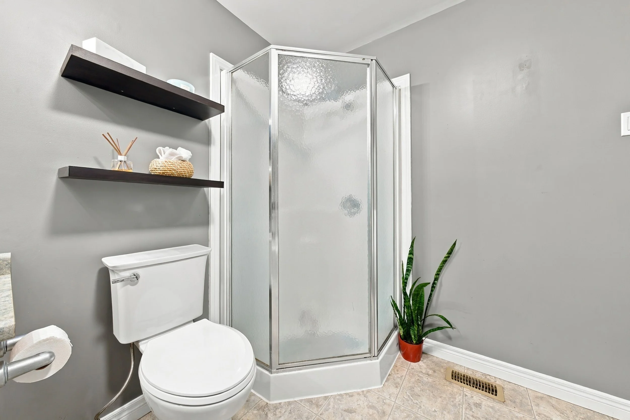 20 - 915 St George St, Port Dover.jpg