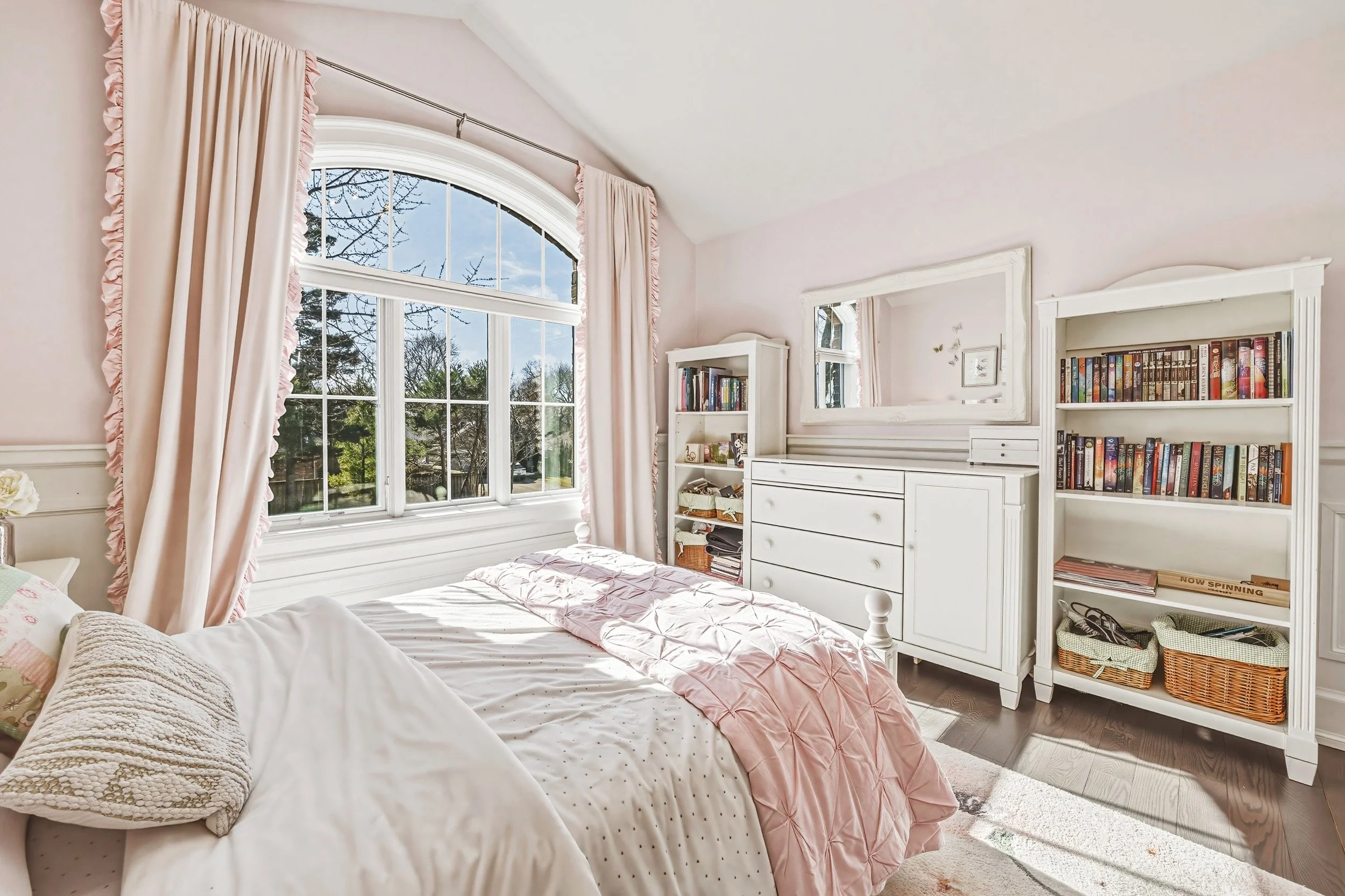 32 - 476 Patricia Dr, Burlington.jpg