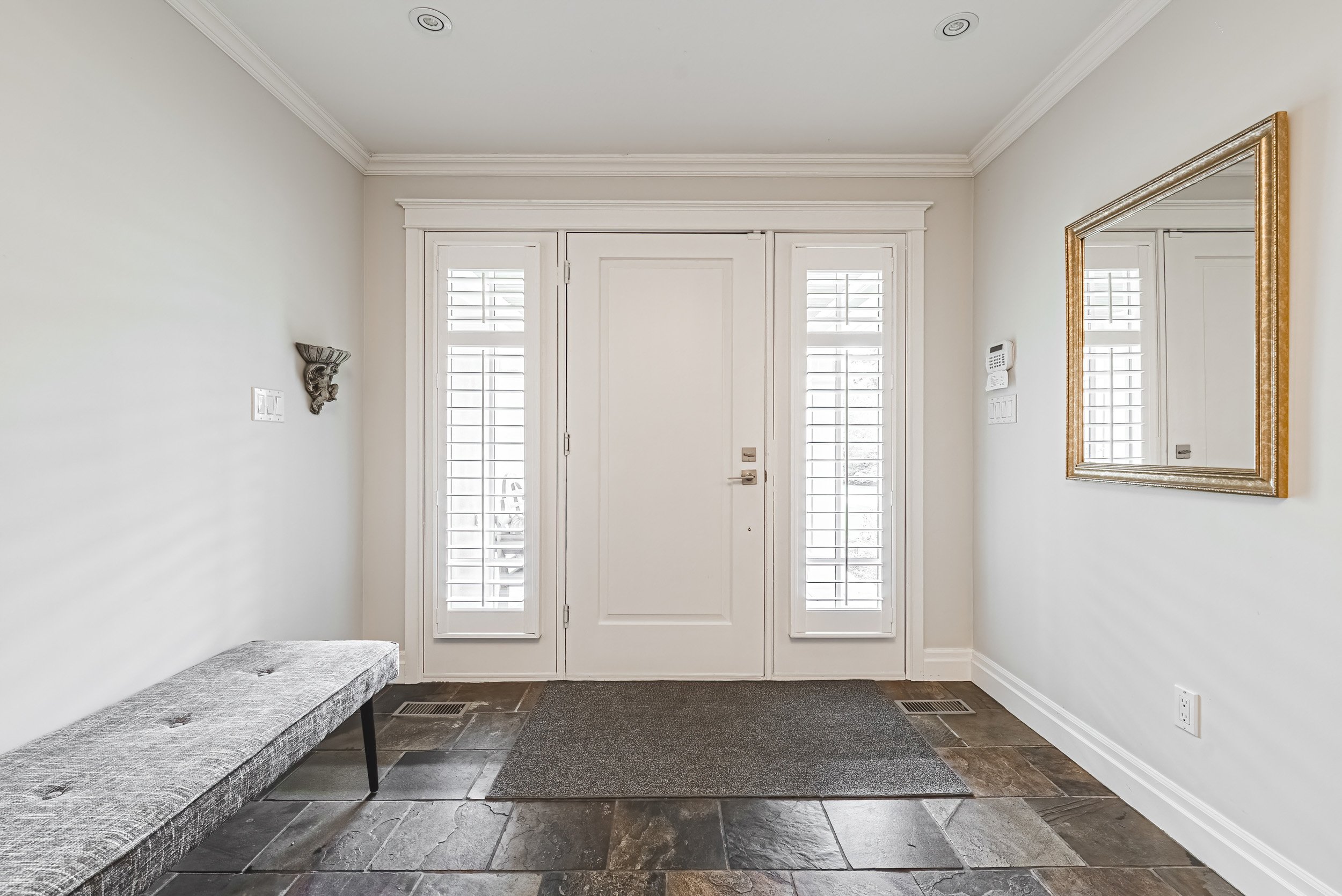 6 - 7 Colonial Cres, Oakville.jpg