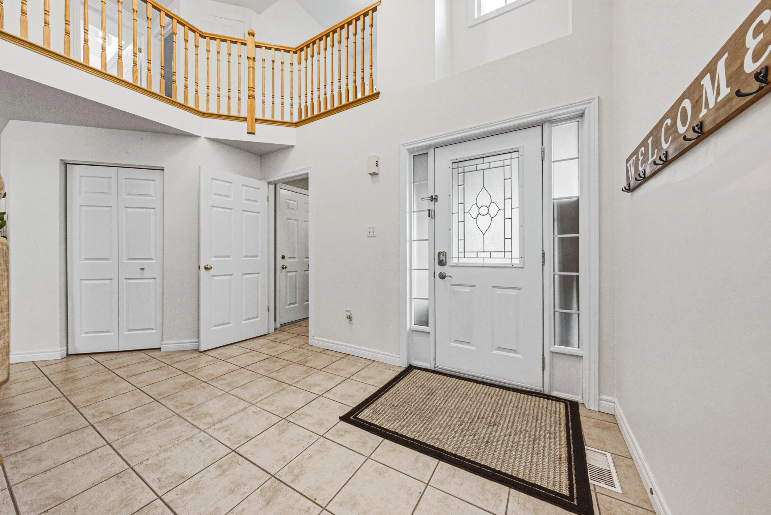 10 - 140 Country Club Dr, Cambridge.jpg