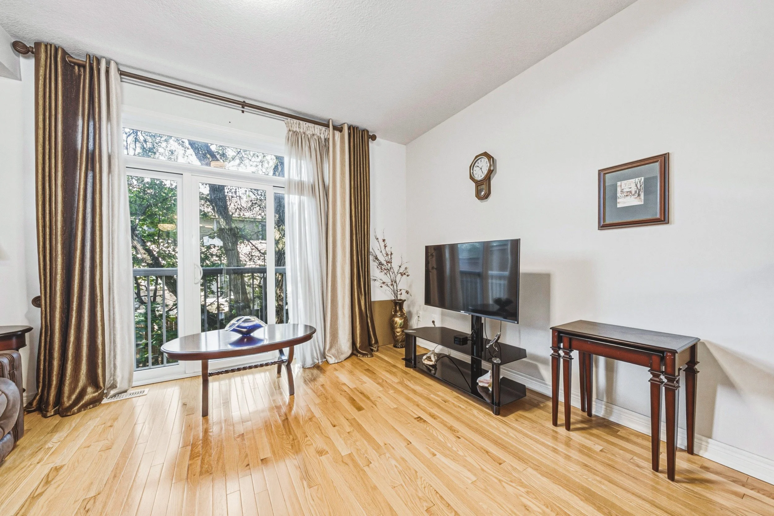 14 - 14-18 Plains Rd W, Burlington.jpg