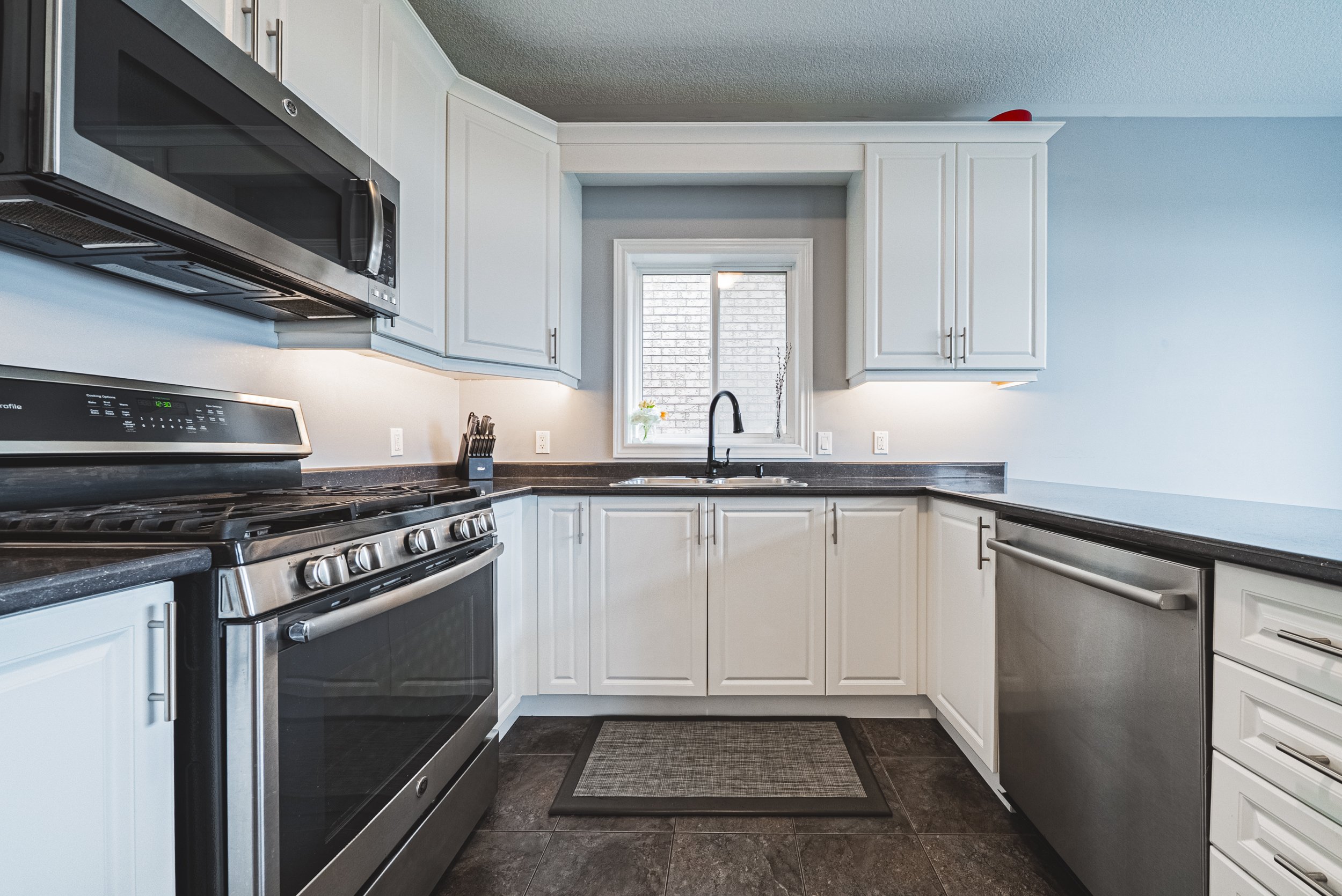 15-154 Keystone Cres, Hamilton.jpg