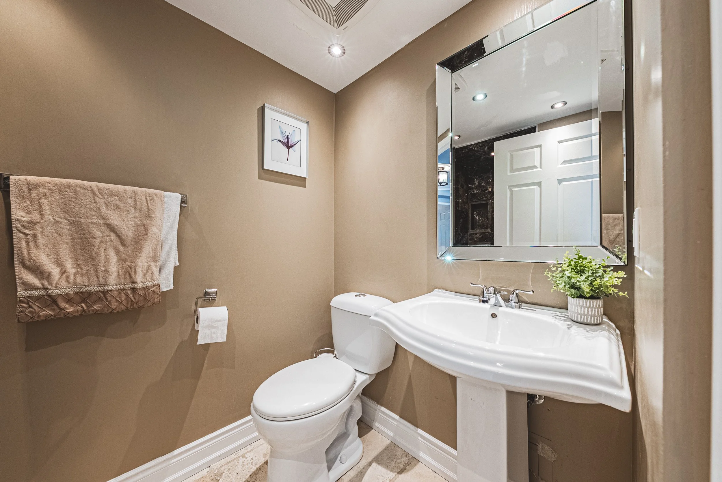 26 - 2155 Burnhamthorpe Rd W #1904, Mississauga.jpg