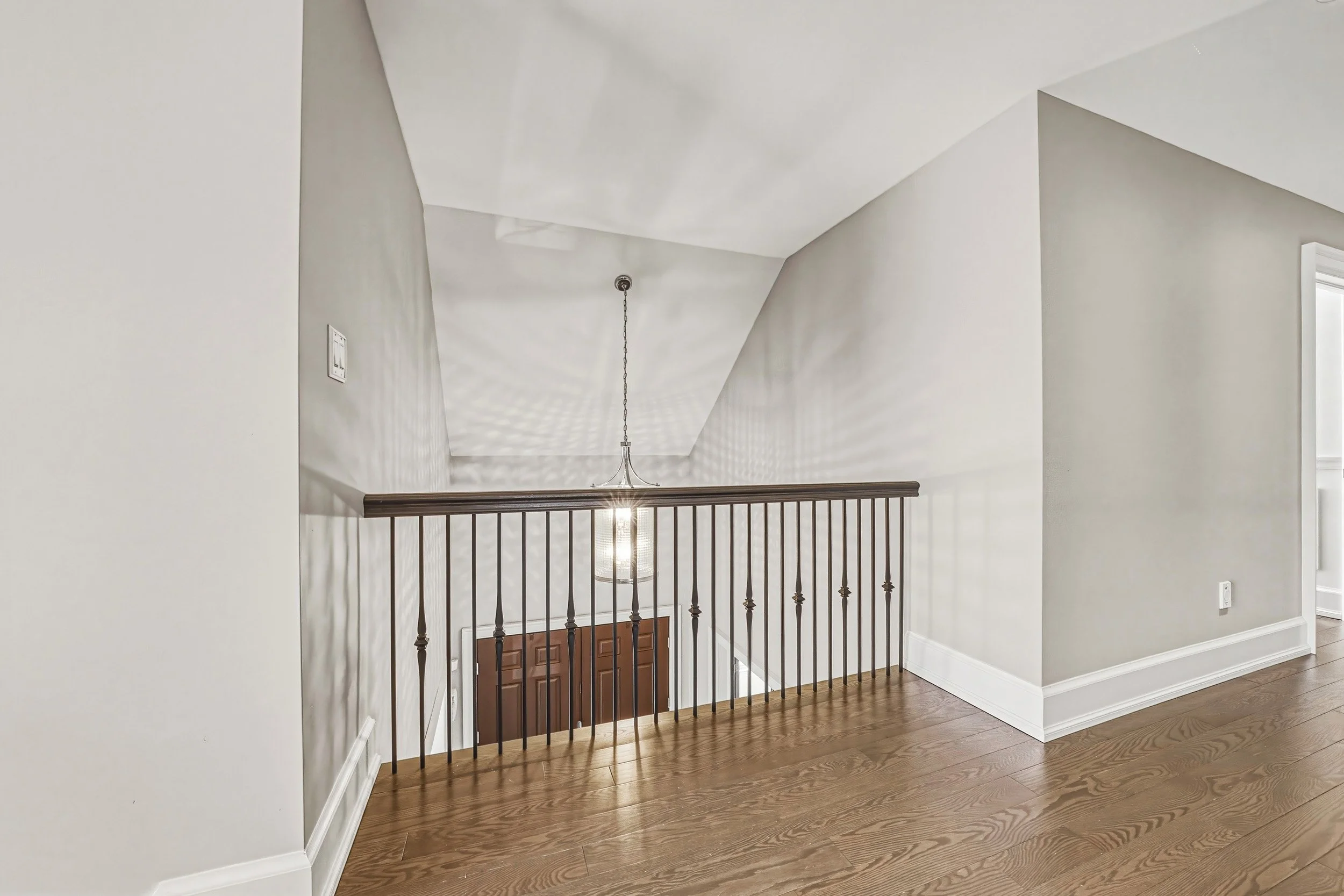 40 - 476 Patricia Dr, Burlington.jpg