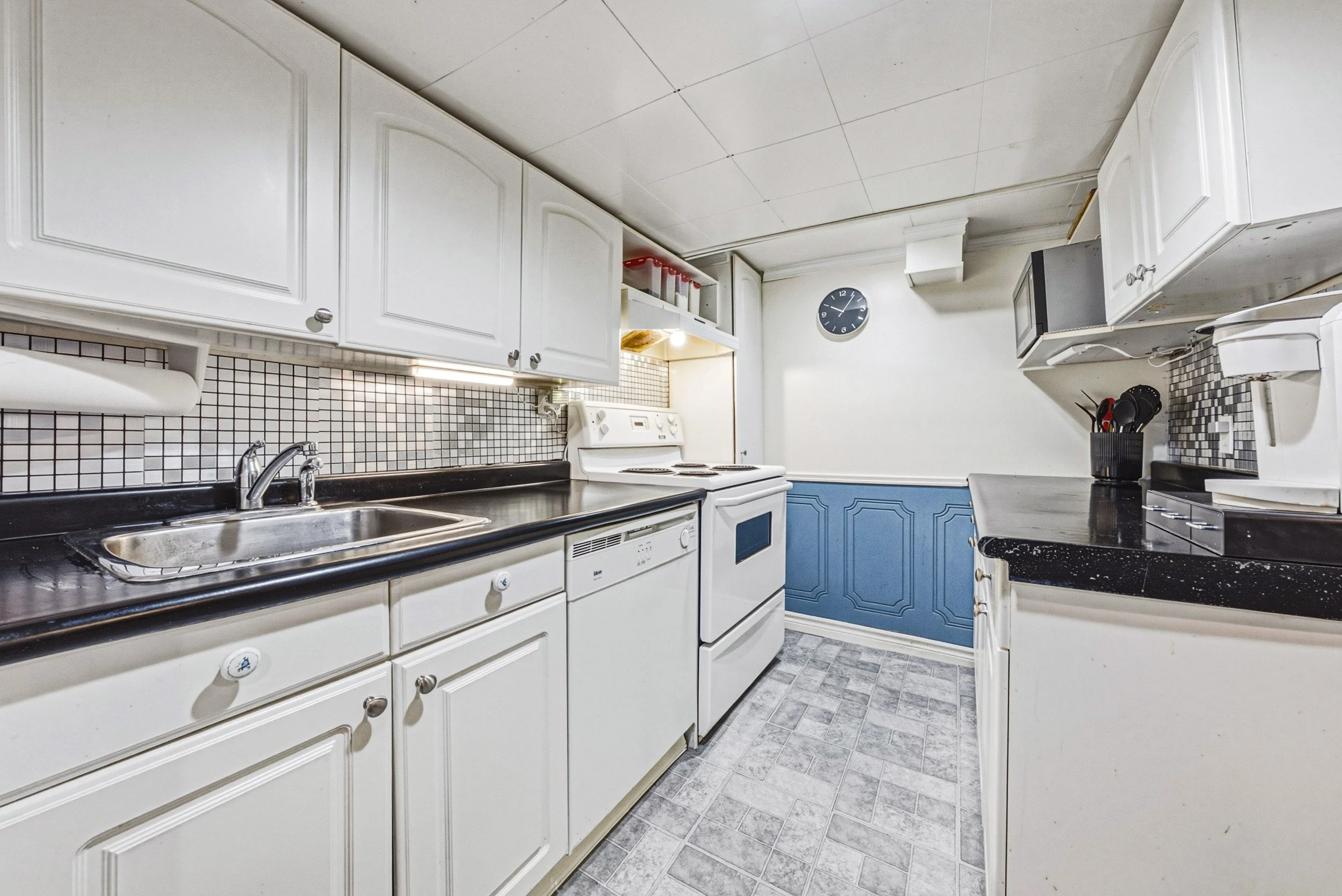 25 - 2345 Gibbon St, Burlington.jpg