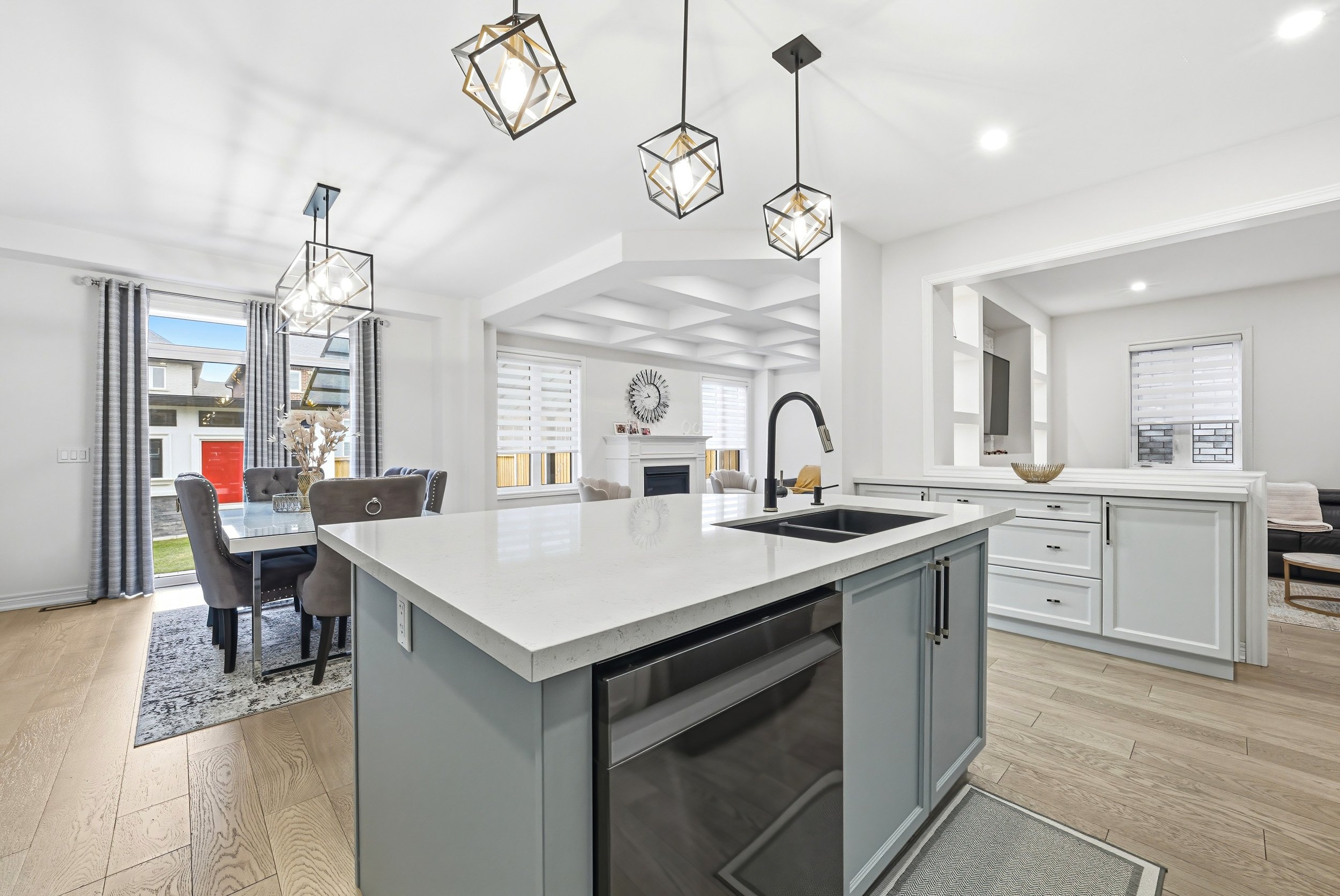 14 - 90 Robertson Rd, Ancaster.jpg