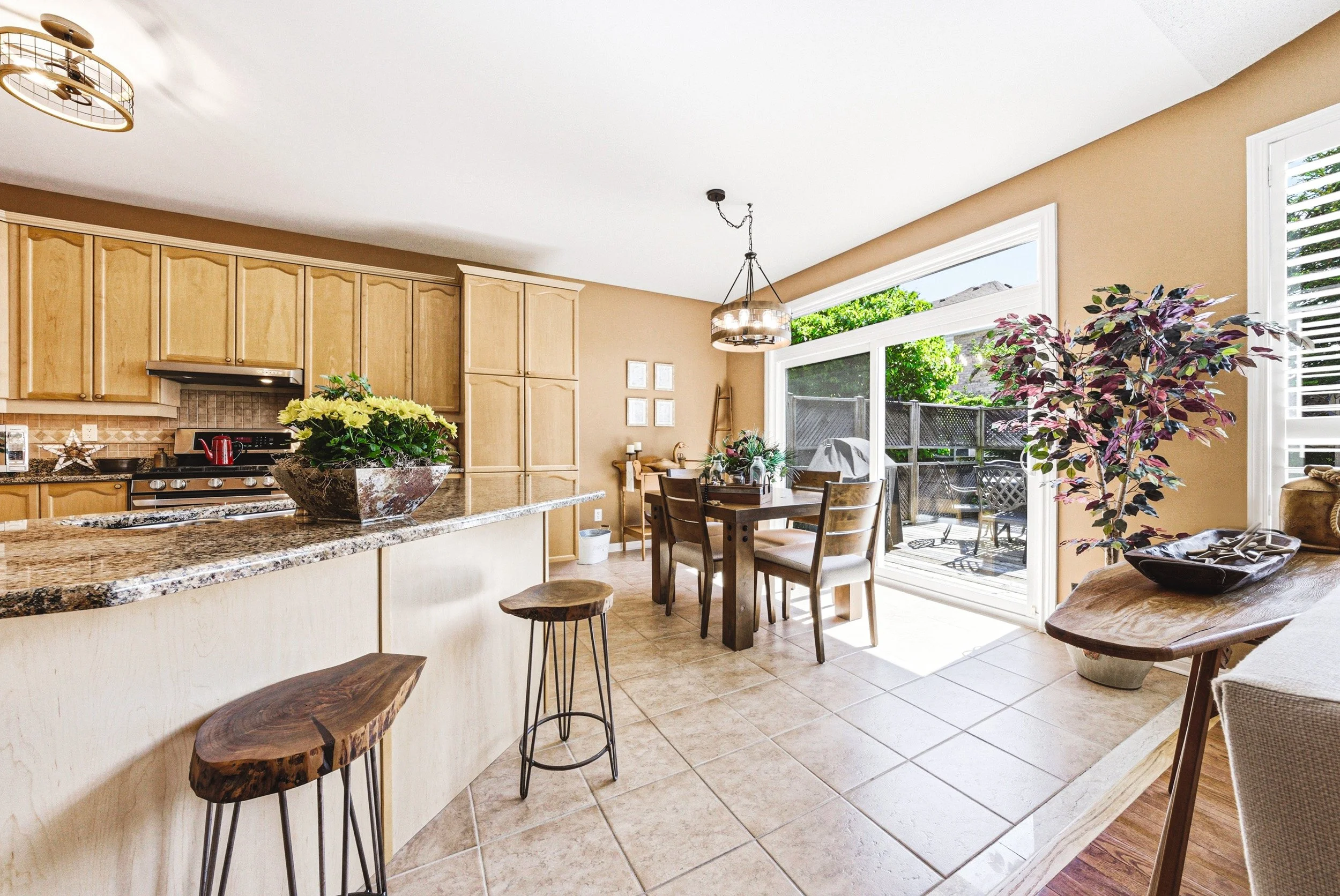 12 - 1588 Ramshaw Cres, Milton.jpg