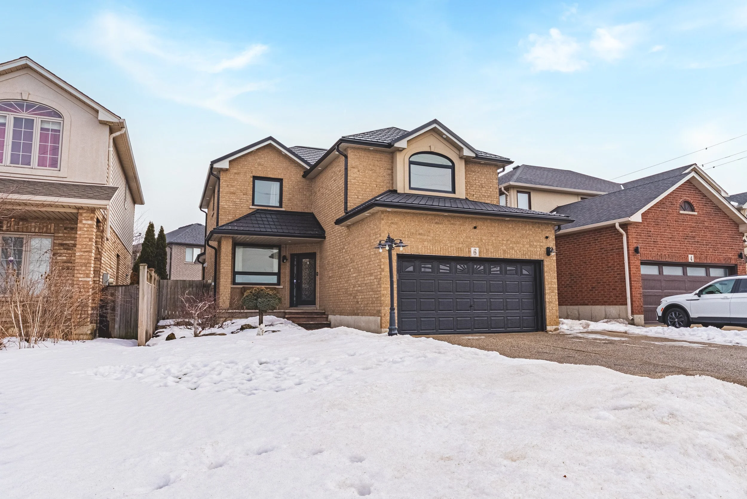 3 - 6 Second Rd W, Stoney Creek.jpg