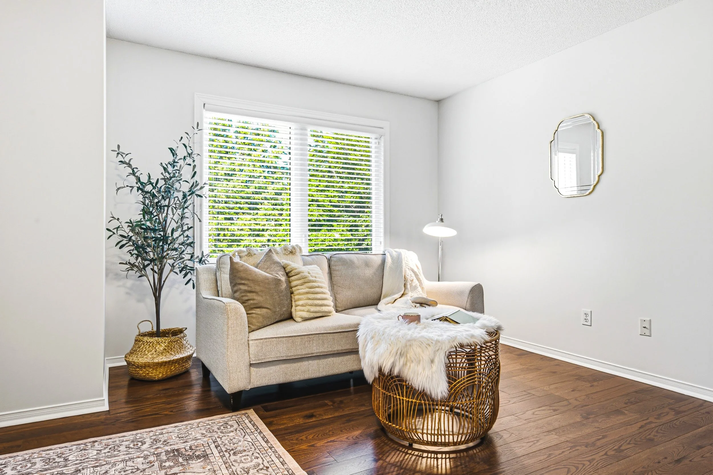32 - 4153 Vermont Cres, Burlington.jpg