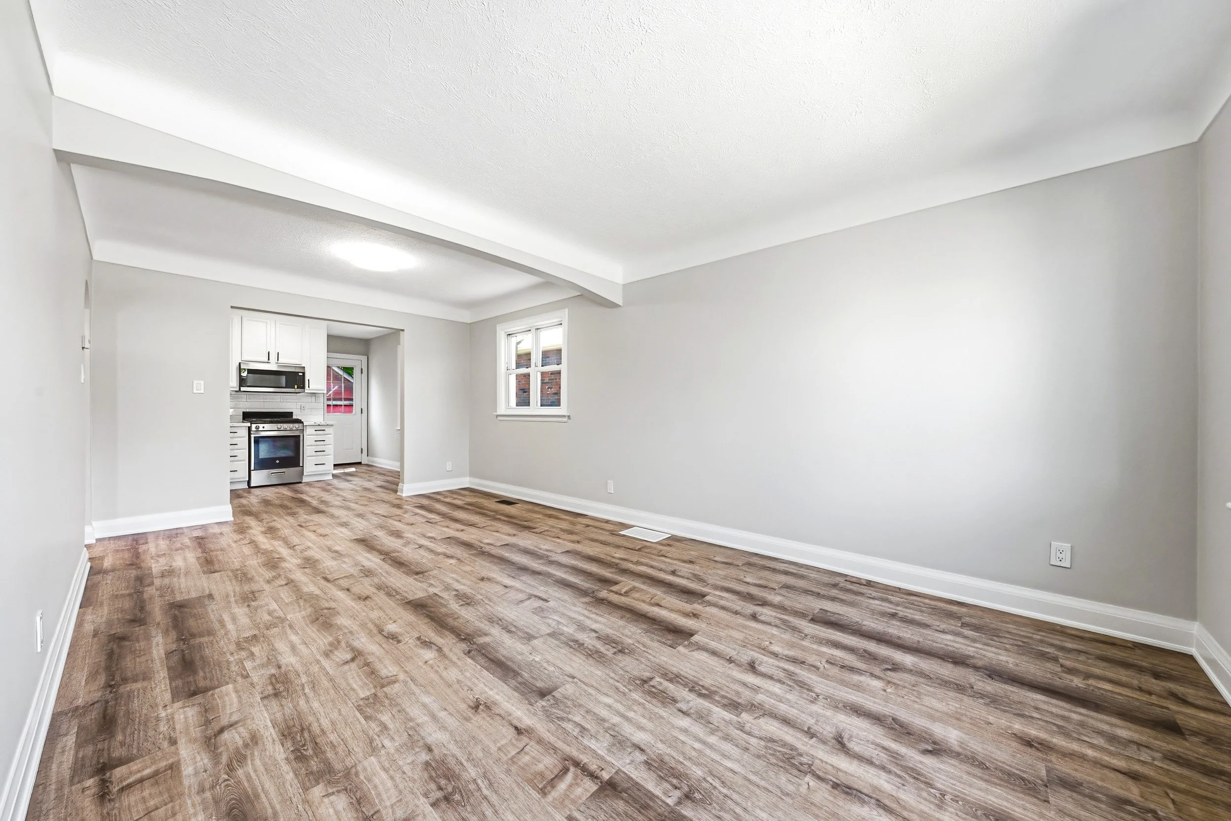 6 - 203 W 2nd St, Hamilton.jpg