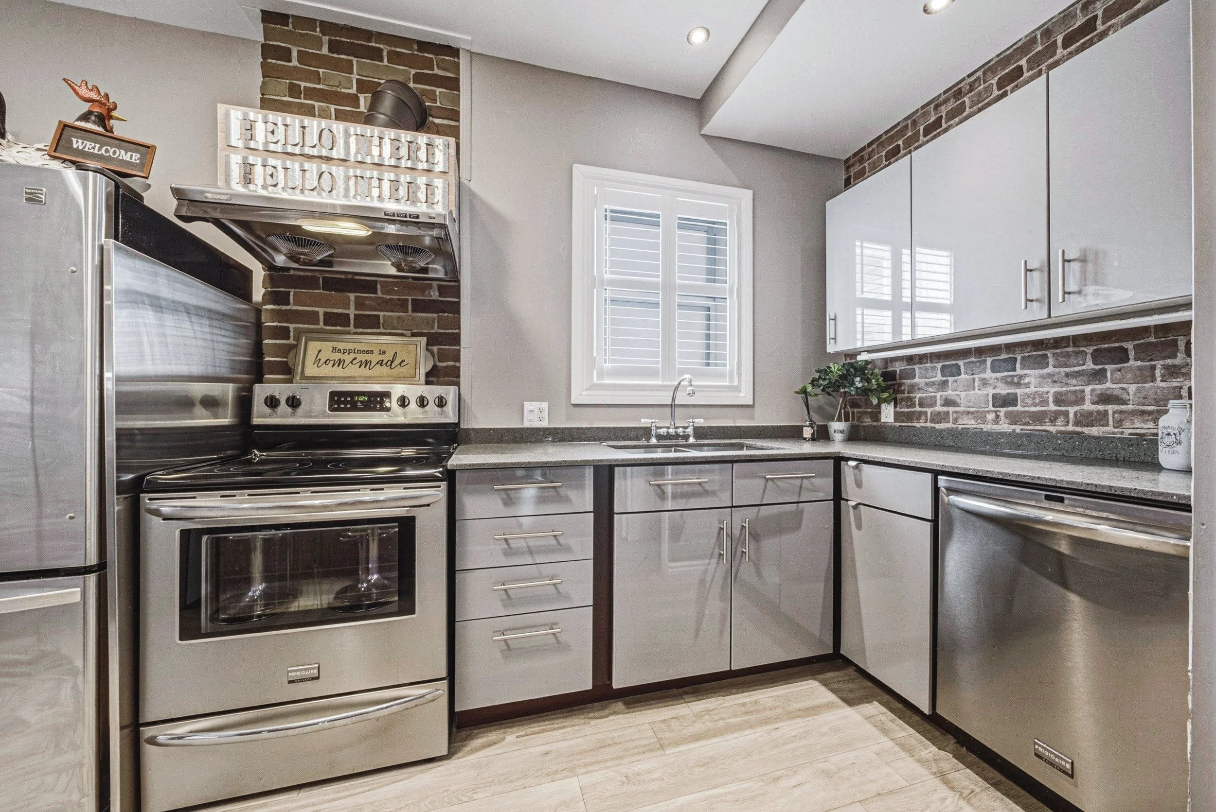 13 - 218 Grosvenor Ave N, Hamilton.jpg