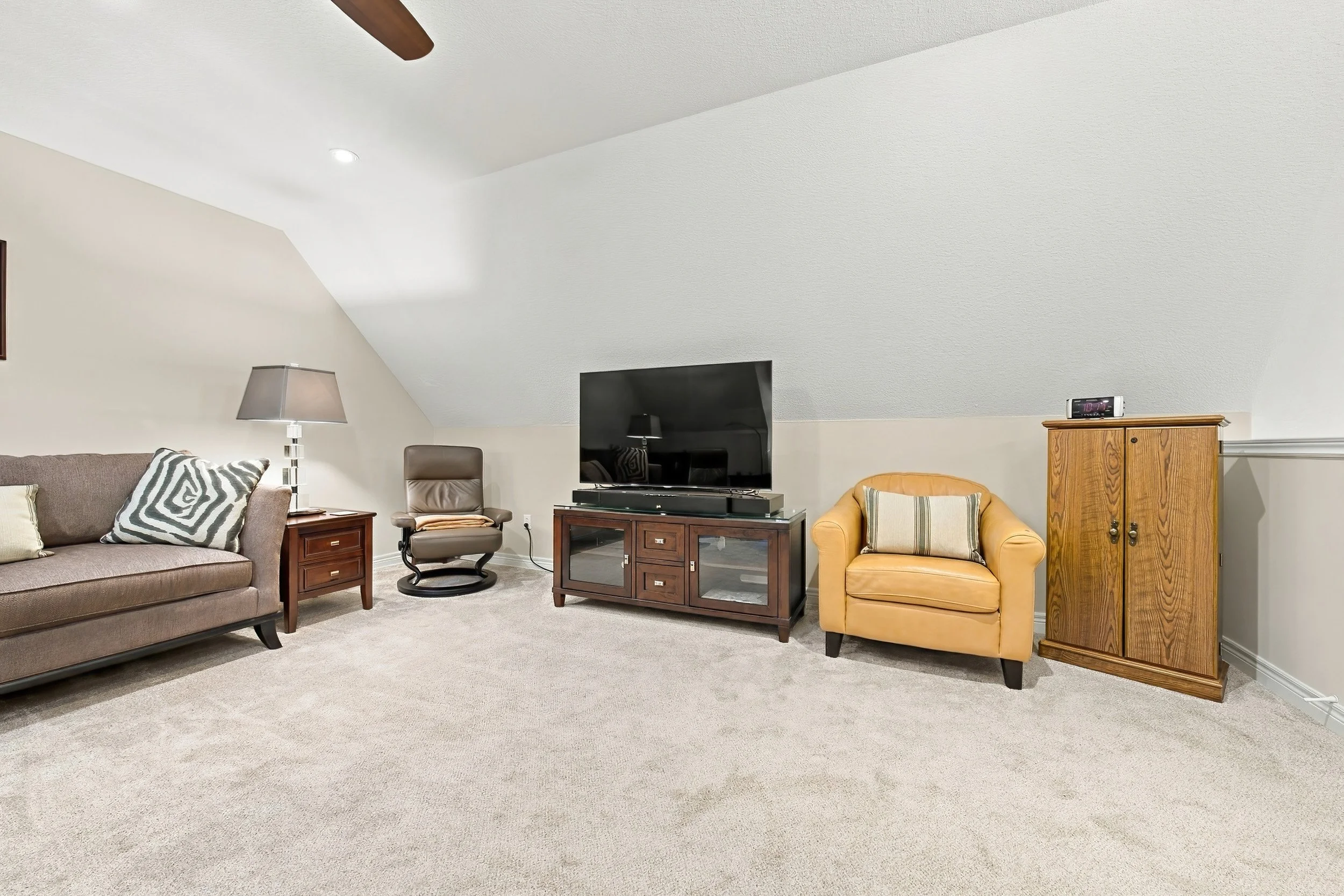 23 - 31 Book Rd #44, Grimsby.jpg