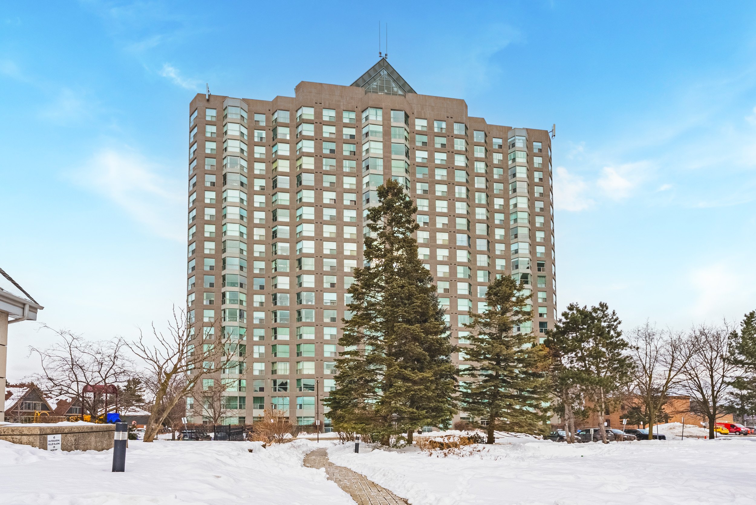 1 - 2155 Burnhamthorpe Rd W #1904, Mississauga.jpg