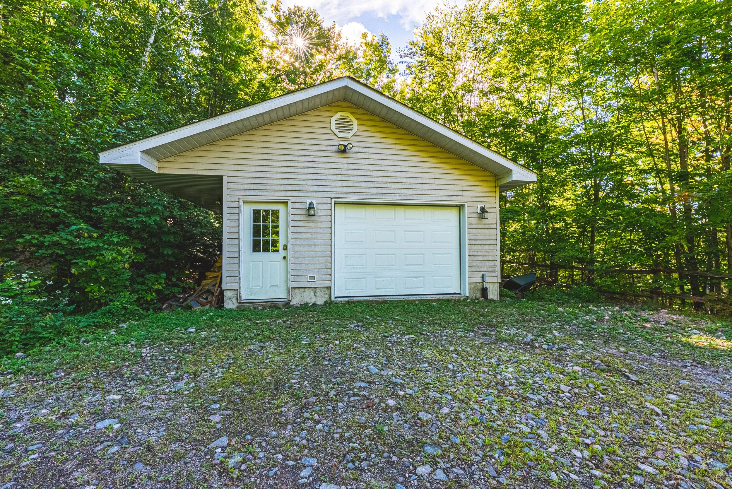 43 - 1046 Whiskey Jack Ln, Algonquin Highlands.jpg