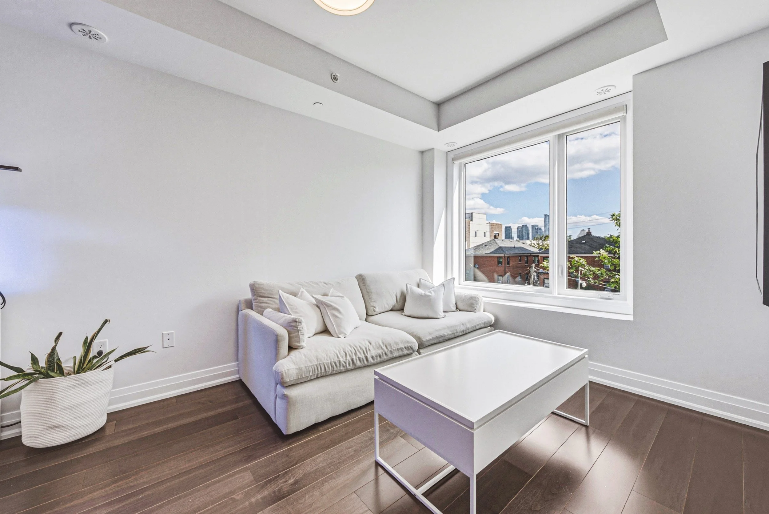 11 - 10 Drummond St #505, Etobicoke.jpg
