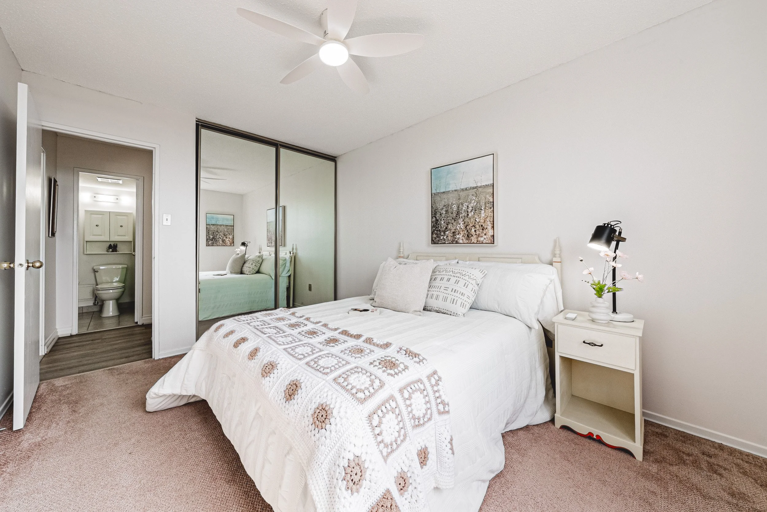 18 - 2055 Upper Middle #1504, Burlington.jpg