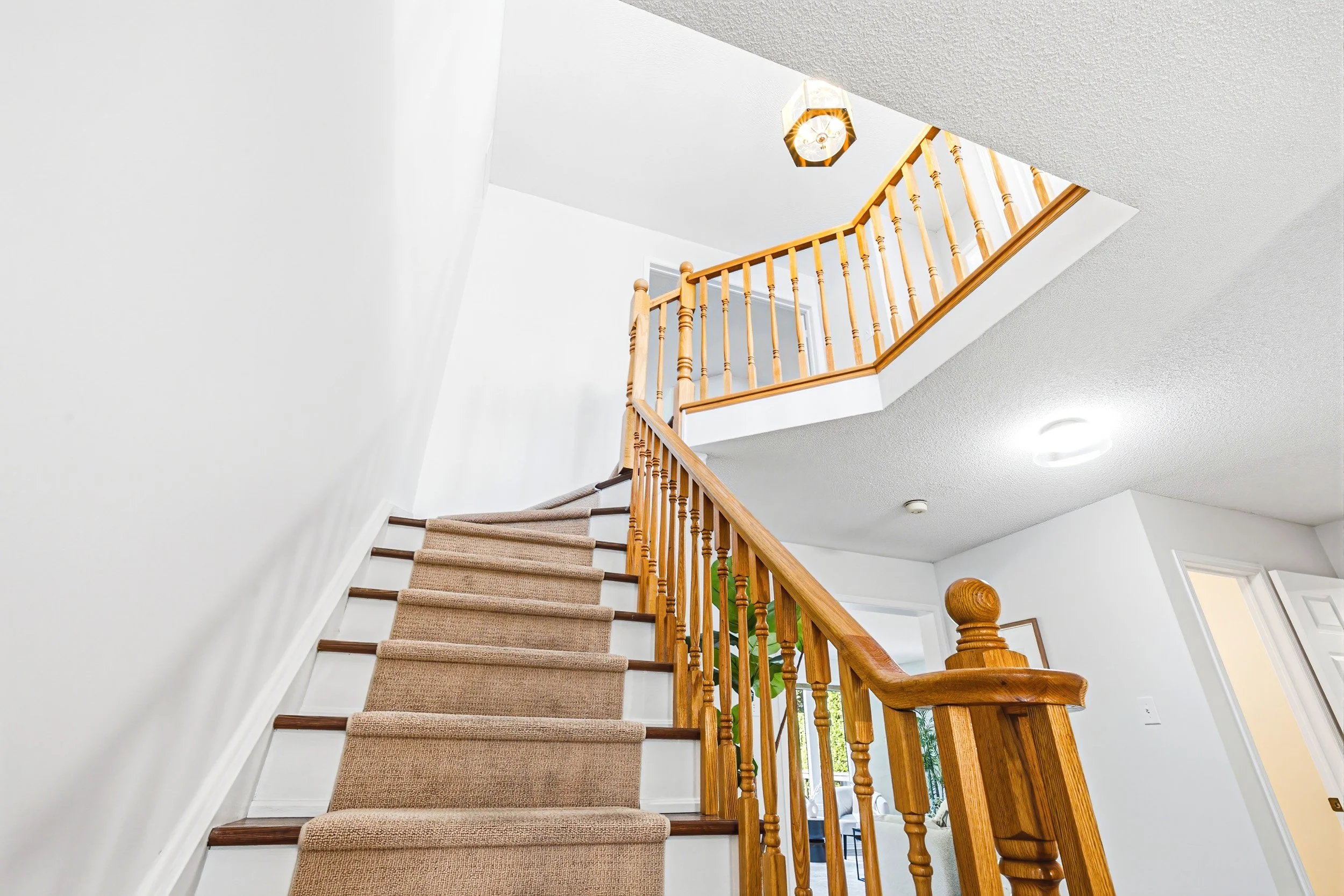 24 - 4153 Vermont Cres, Burlington.jpg