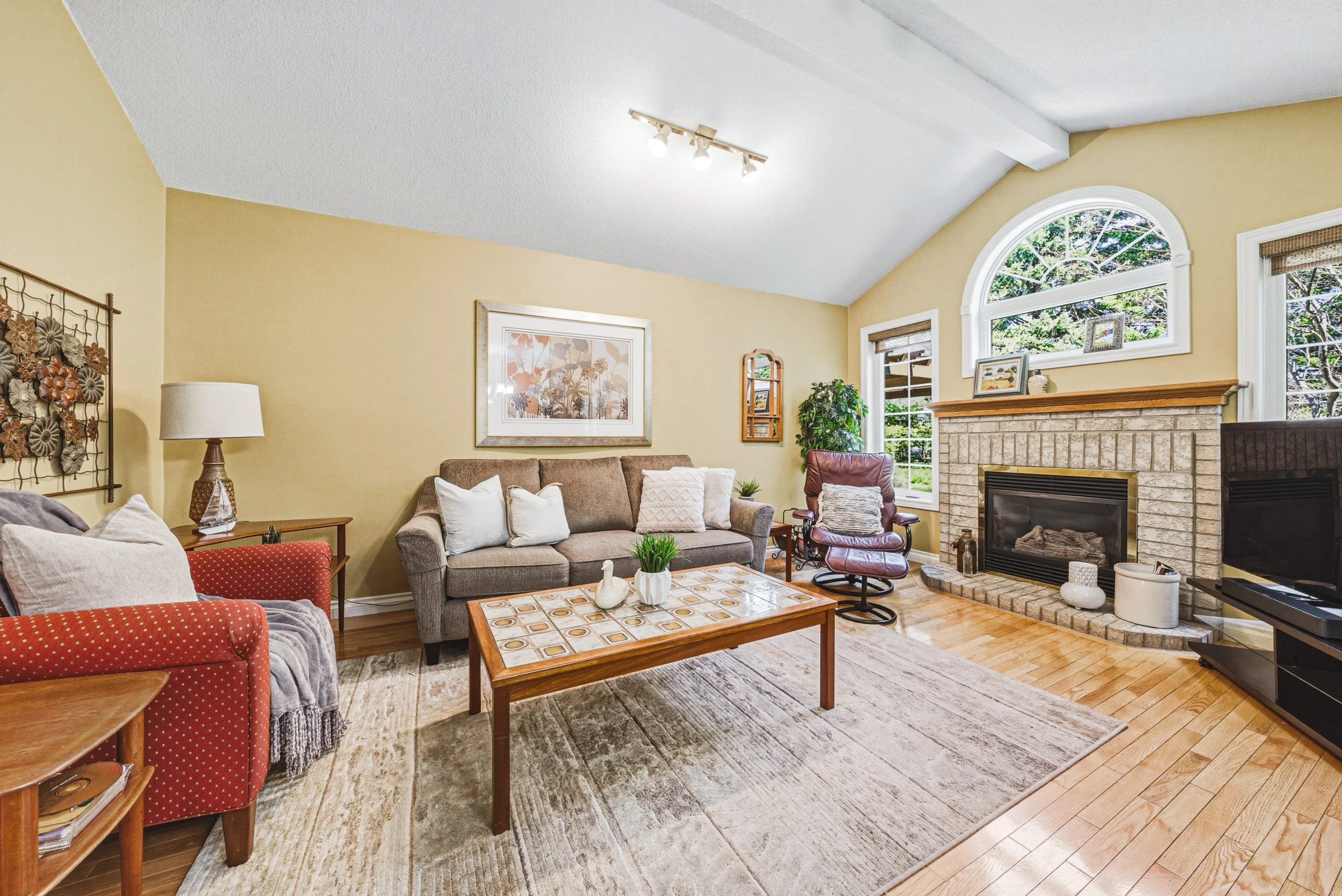 16 - 48 Tanager Dr, Guelph.jpg