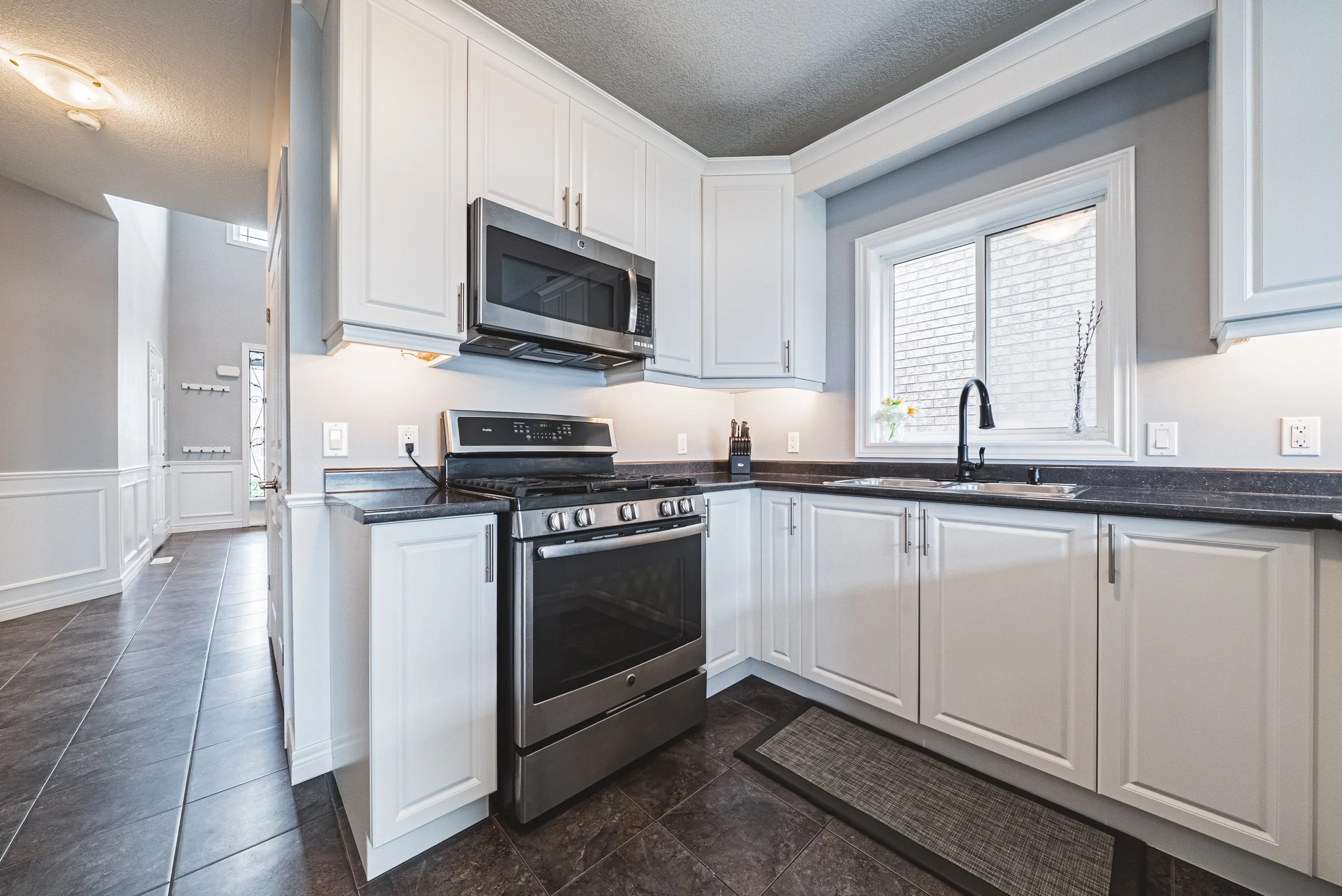 16-154 Keystone Cres, Hamilton.jpg