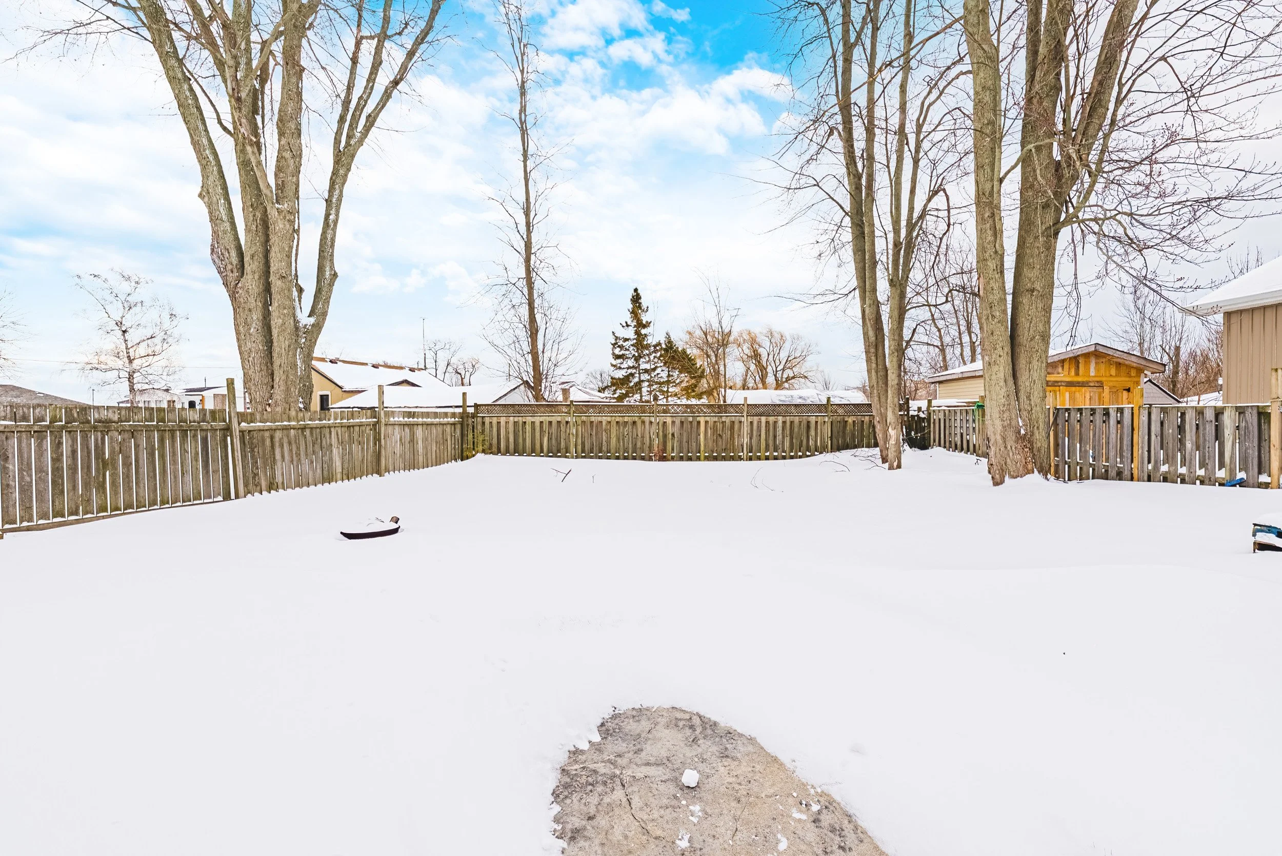 30 - 816 S Coast Dr, Selkirk.jpg