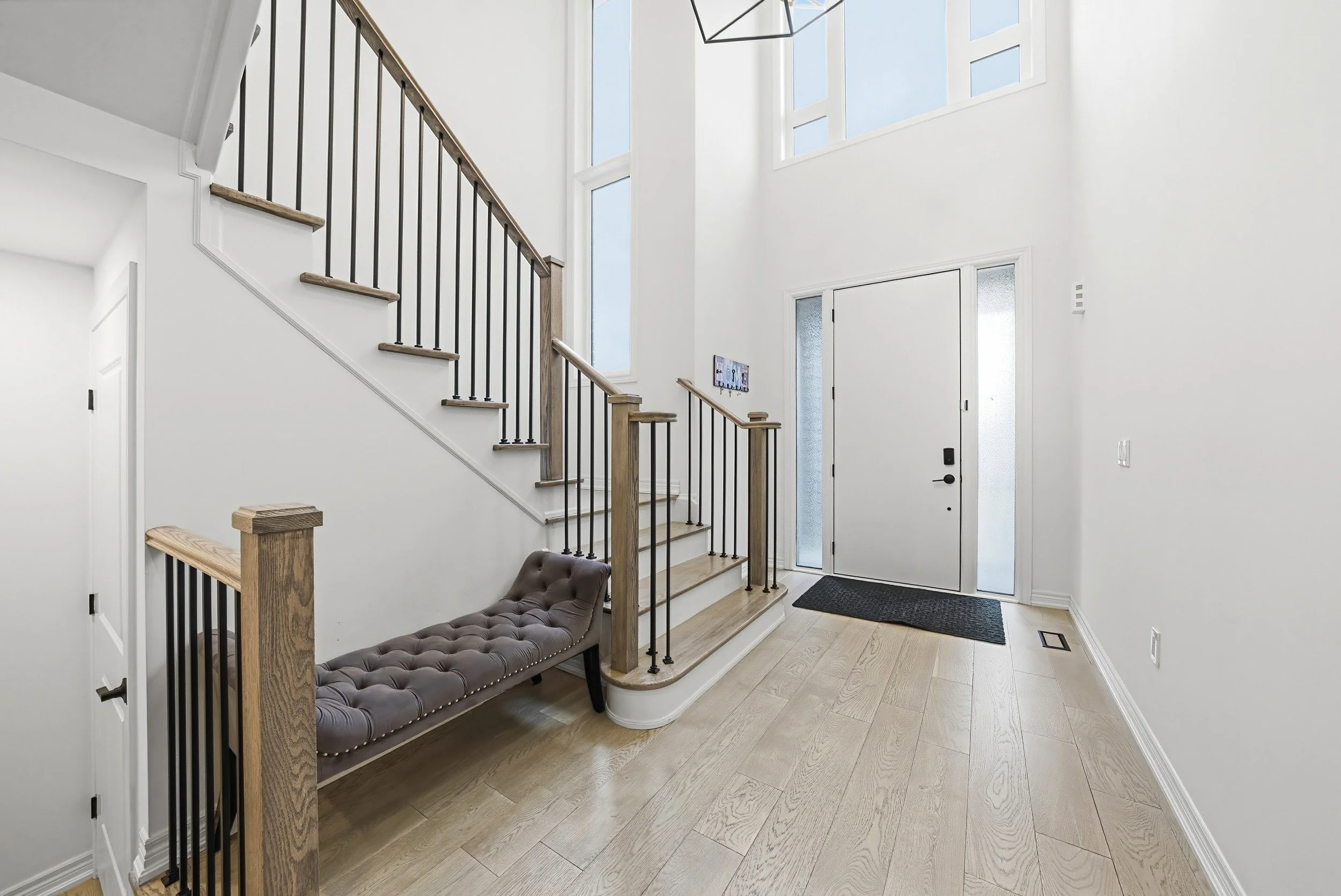 6 - 90 Robertson Rd, Ancaster.jpg