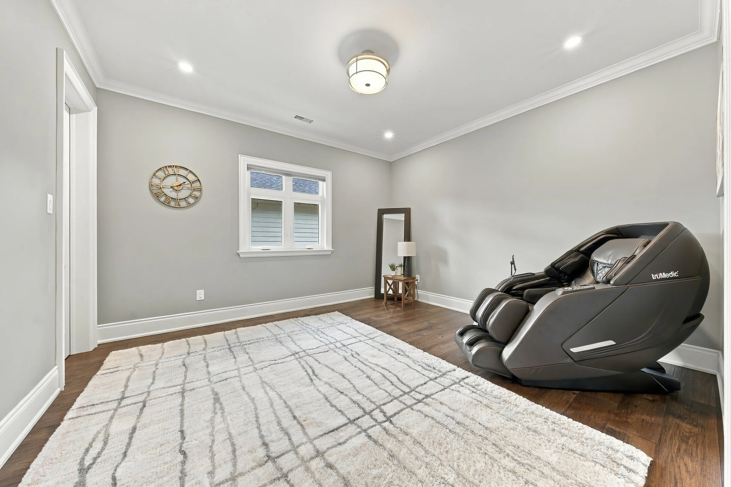 42 - 4369 Lakeshore Rd, Burlington.jpg