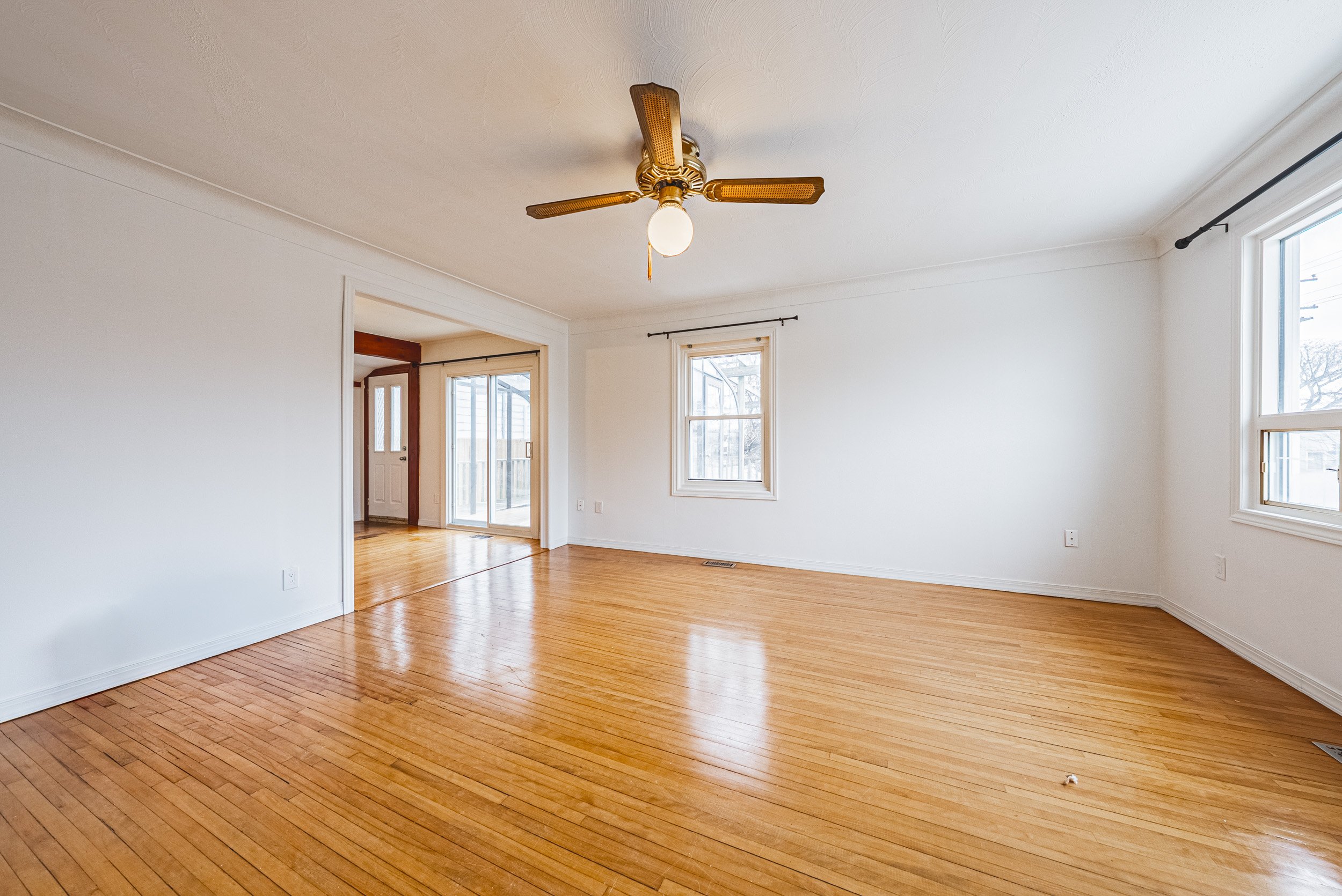 5 - 1124 Dunsmure, Hamilton.jpg