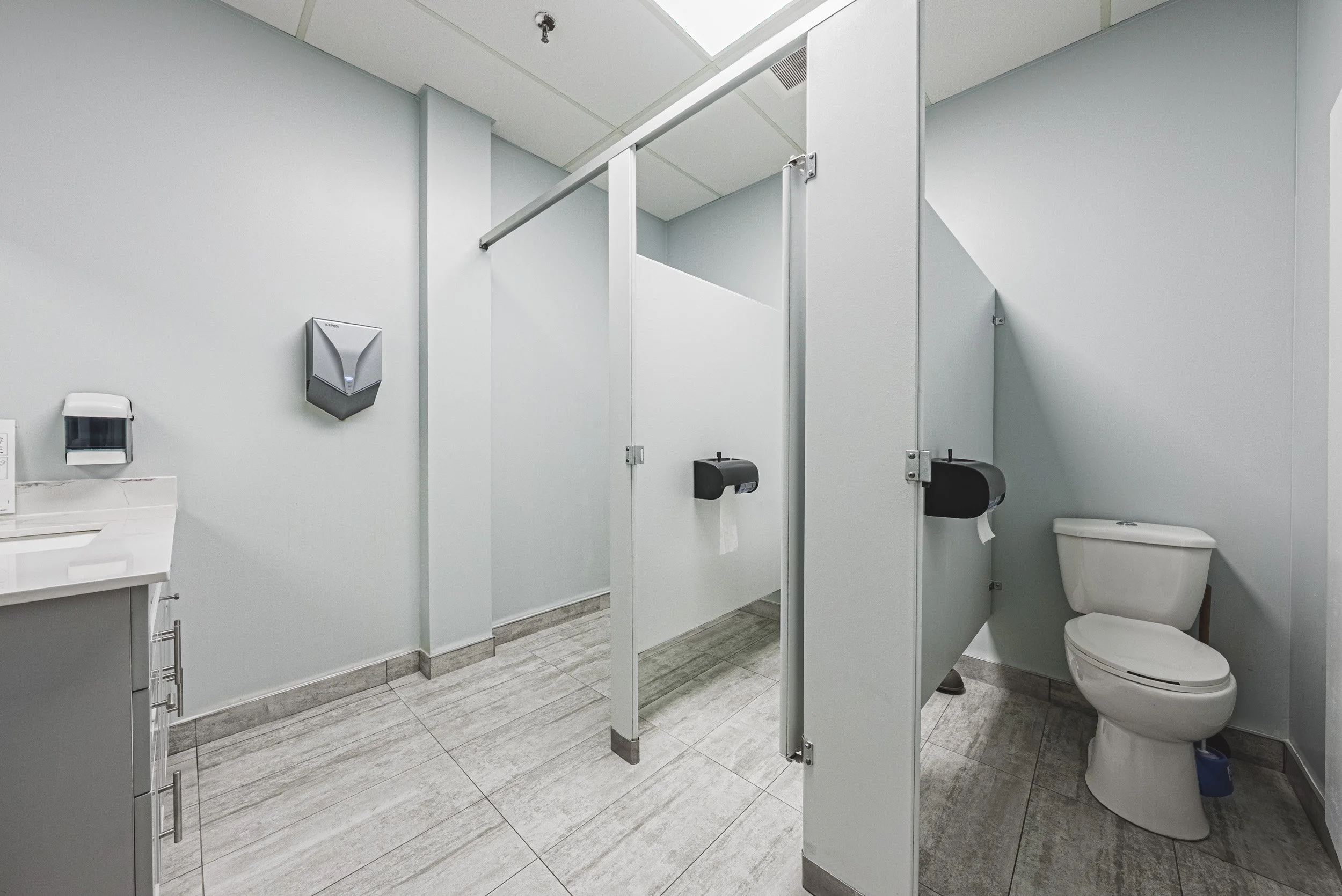 13 - 8 Edvac Dr, Brampton.jpg