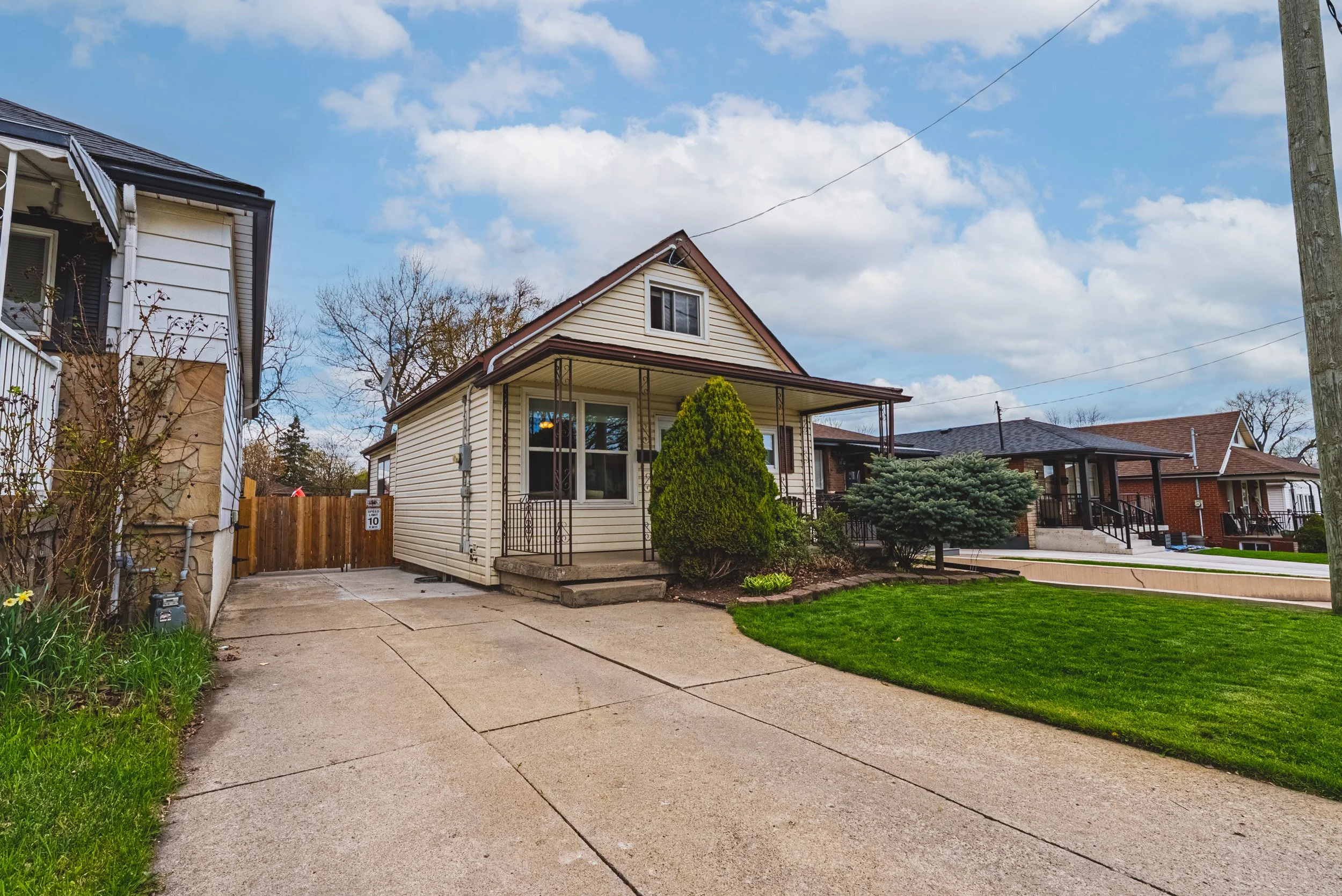 1 - 161 Ivon Ave, Hamilton.jpg