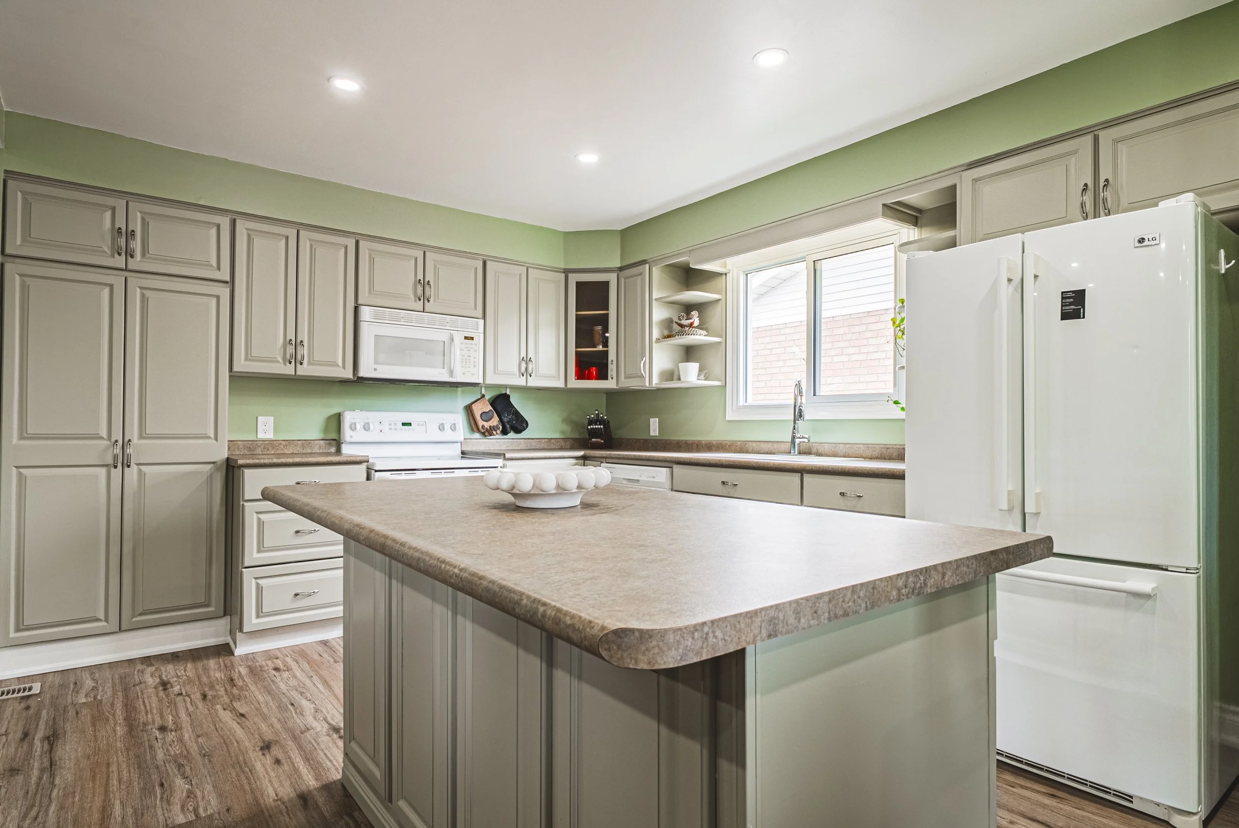 13-27 Ludlow Crescent, Brantford.jpg