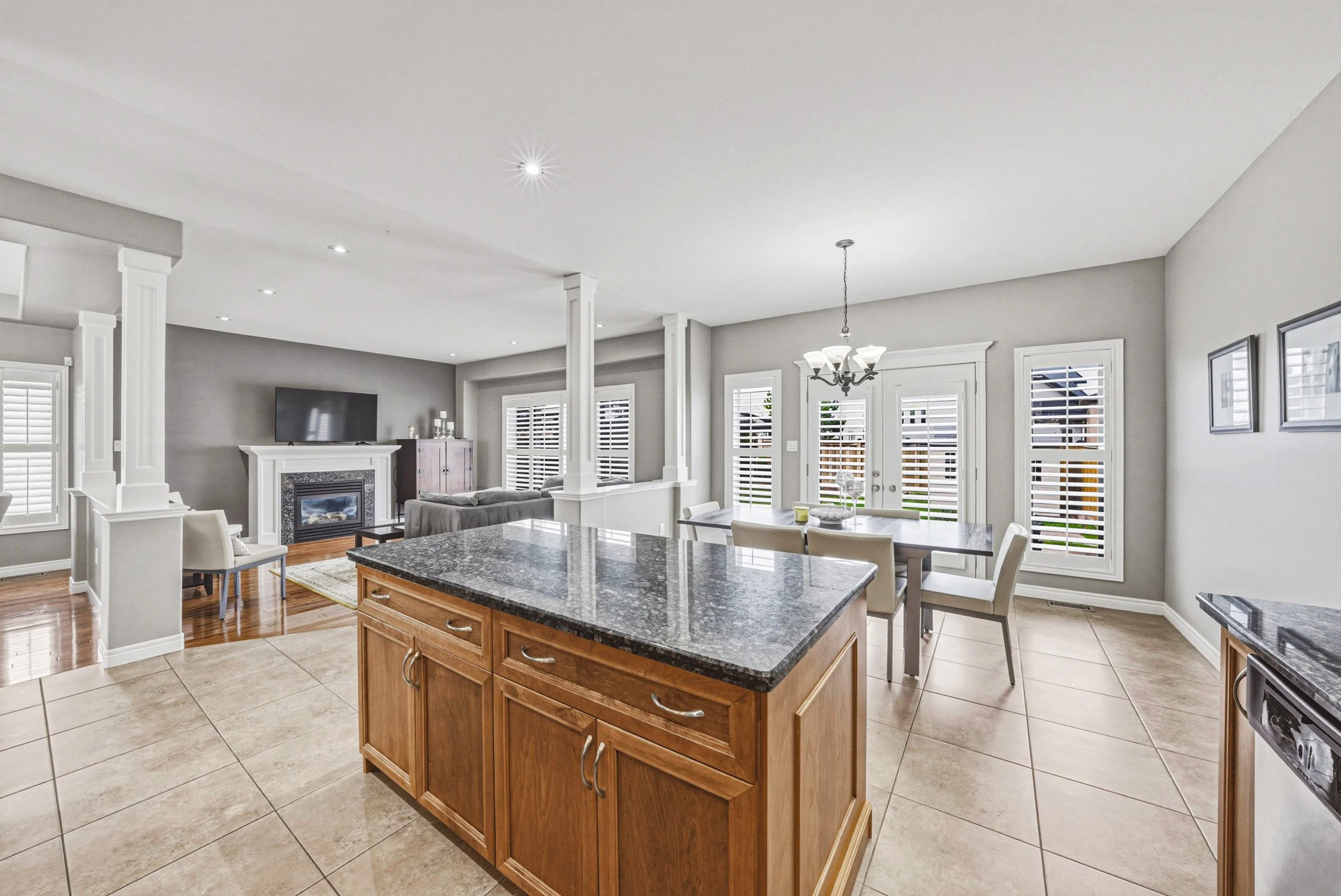 16 - 419 Dicenzo Dr, Hamilton.jpg