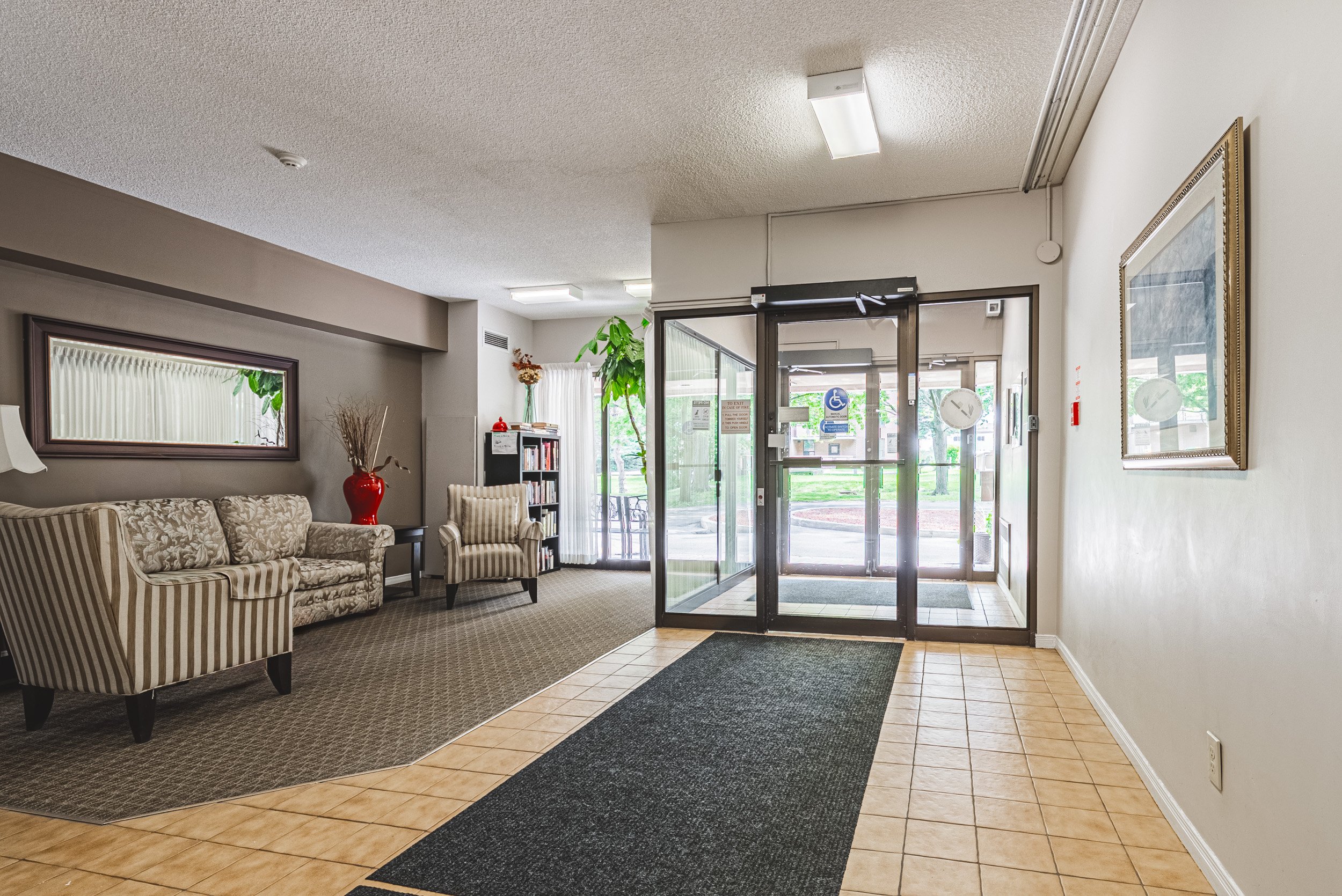 3 - 180 Limeridge Rd W #108, Hamilton.jpg