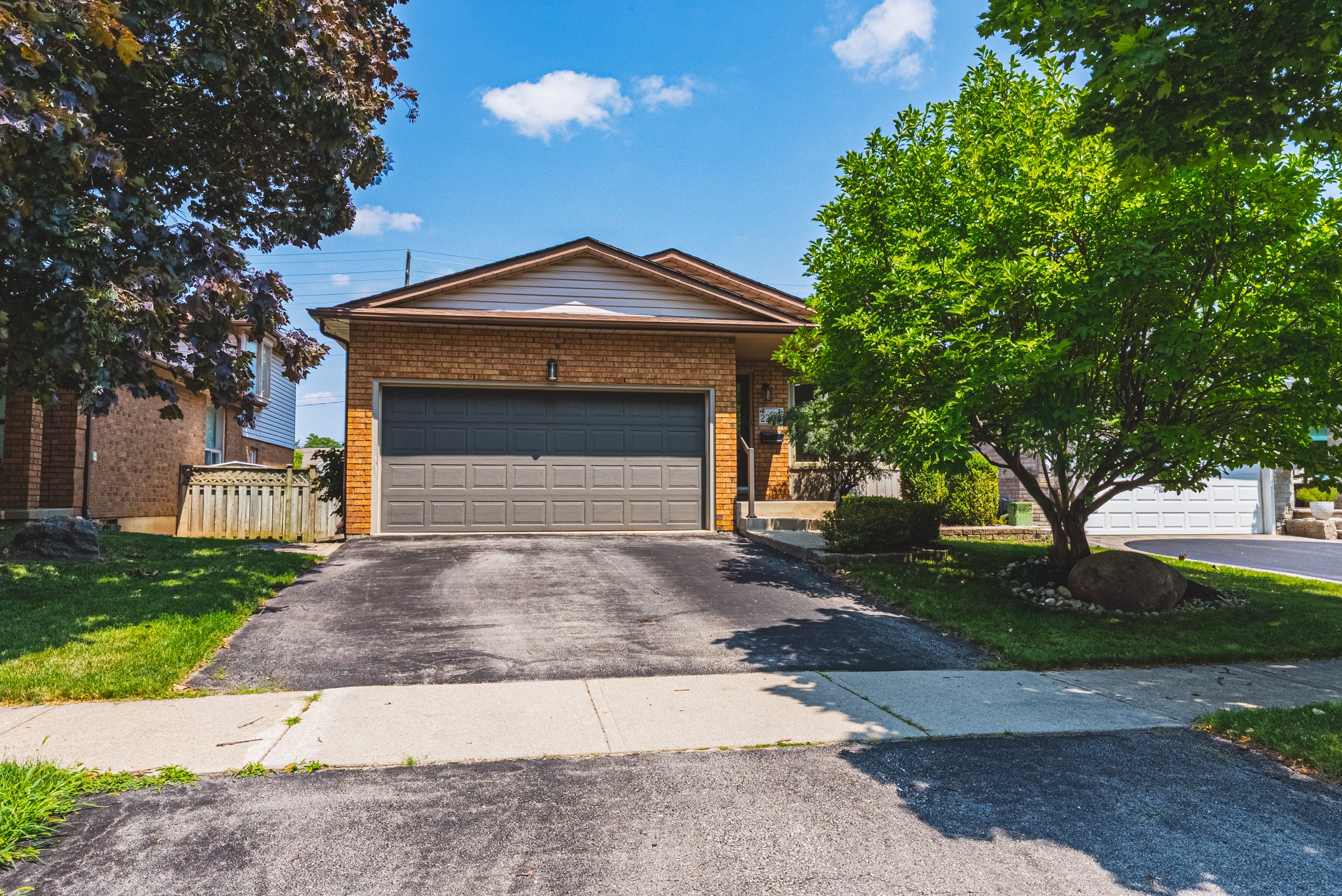 3 - 2206 Donald Rd, Burlington.jpg