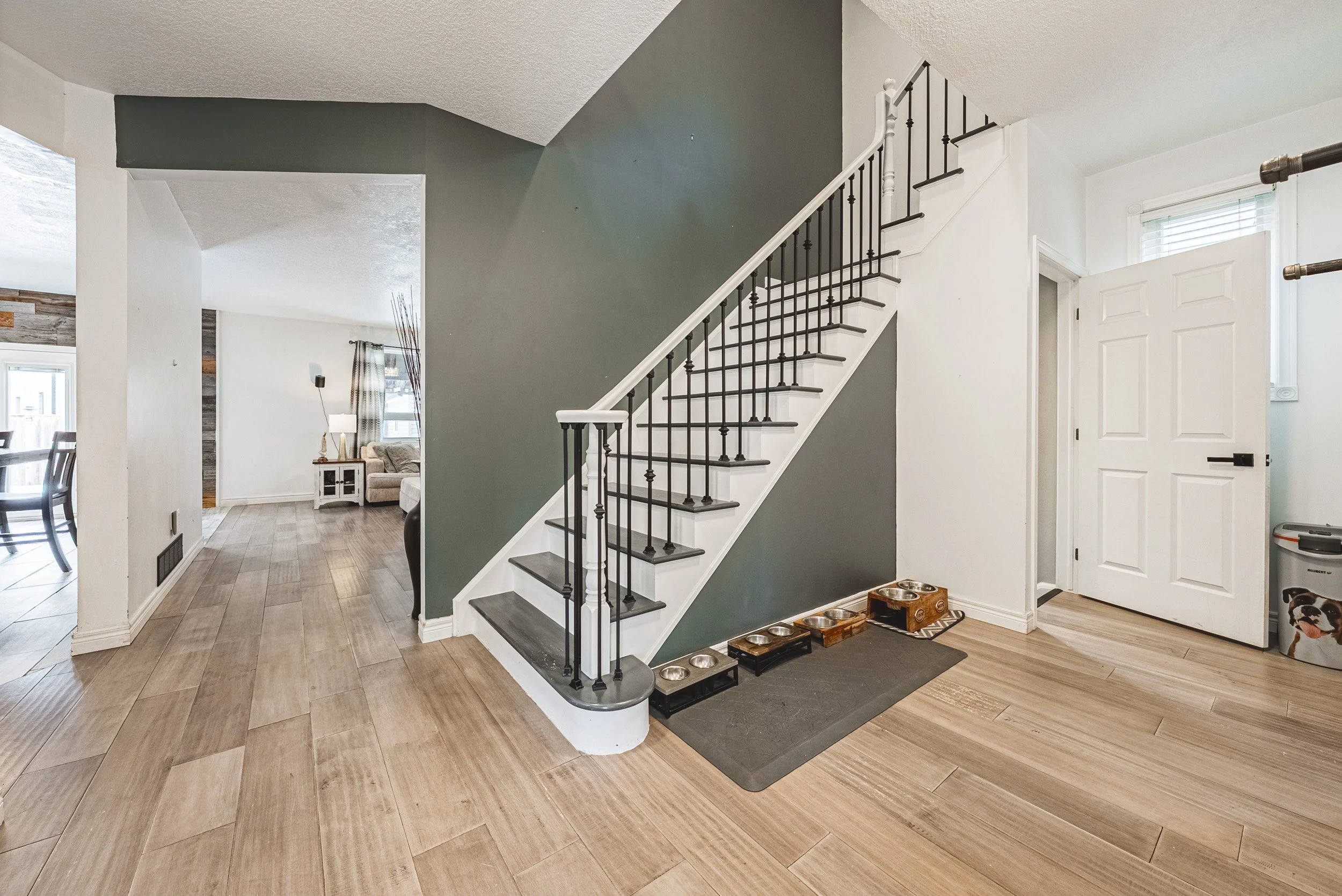 7 - 6 Second Rd W, Stoney Creek.jpg