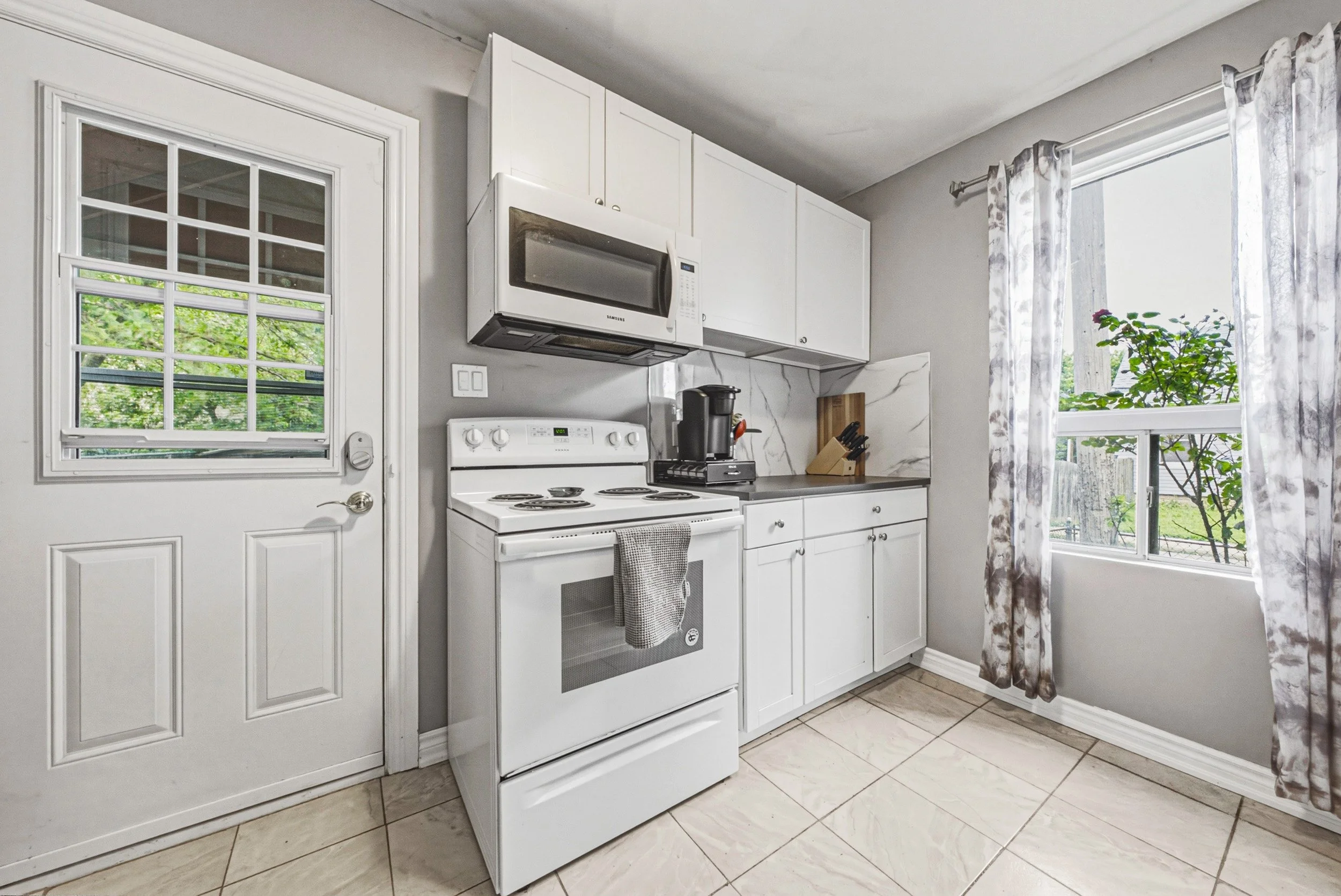 9 - 47 Fraser Ave, Hamilton.jpg