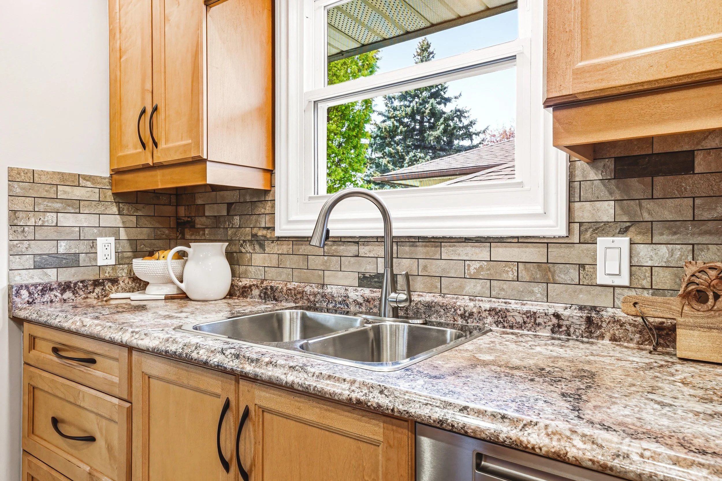 12 - 104 Gardiner Dr, Hamilton.jpg