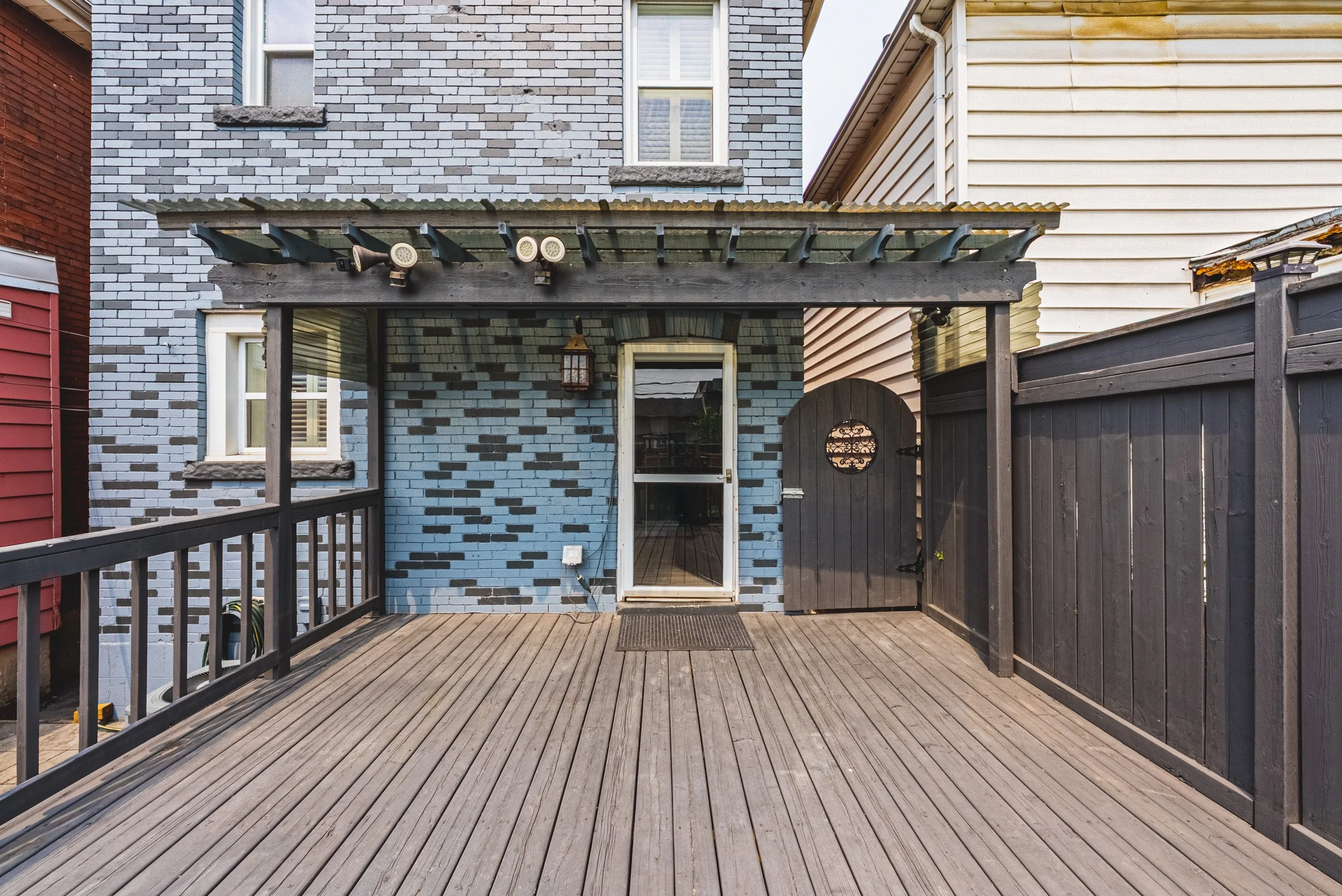34 - 218 Grosvenor Ave N, Hamilton.jpg