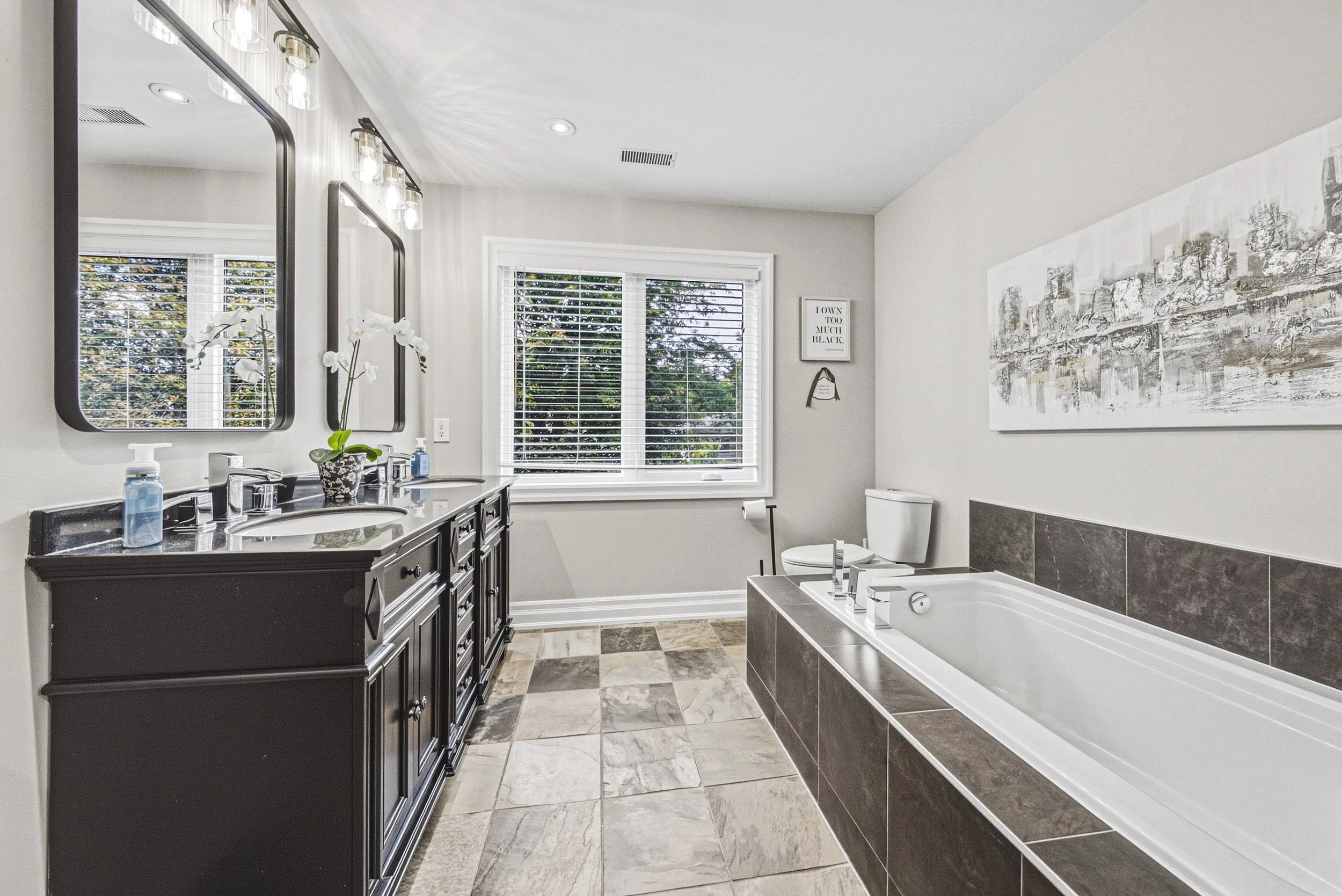 24 - 581 Holly Hill Cres, Burlington.jpg
