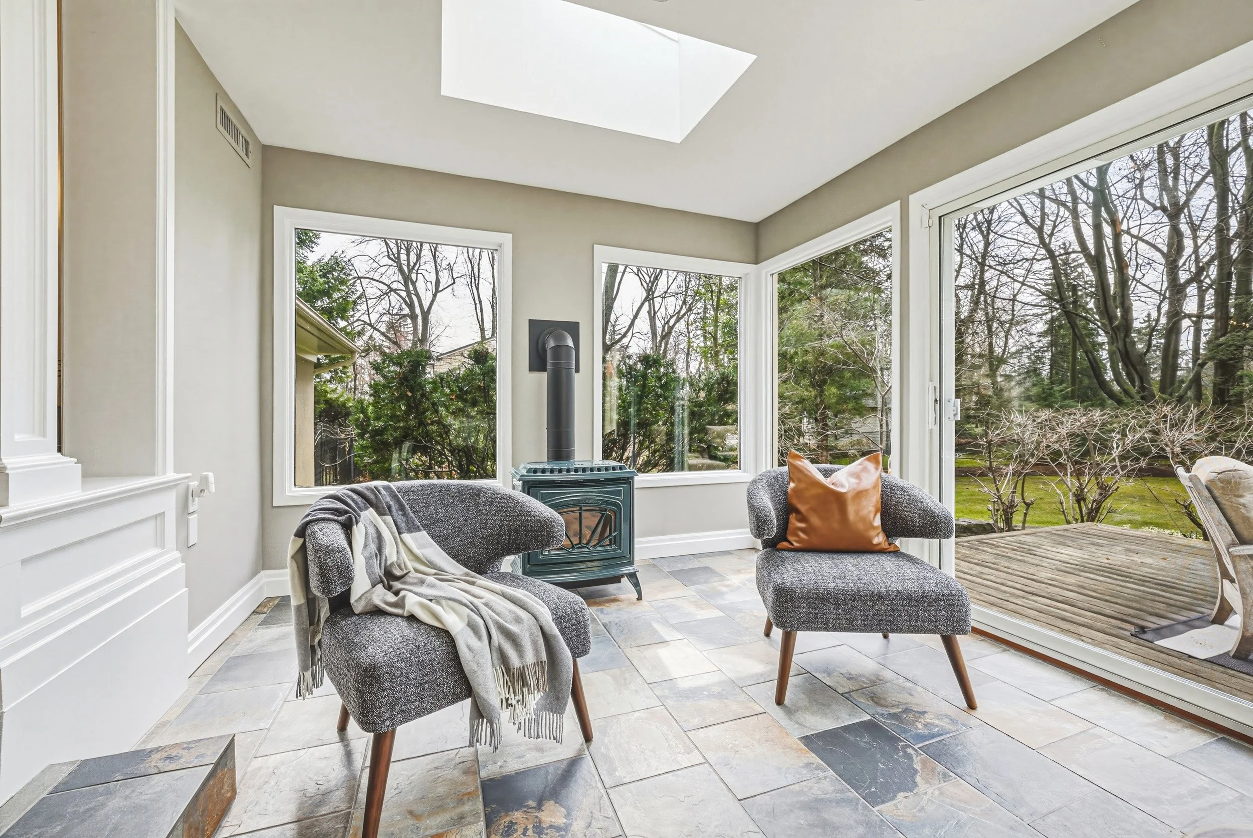 22 - 7 Colonial Cres, Oakville.jpg