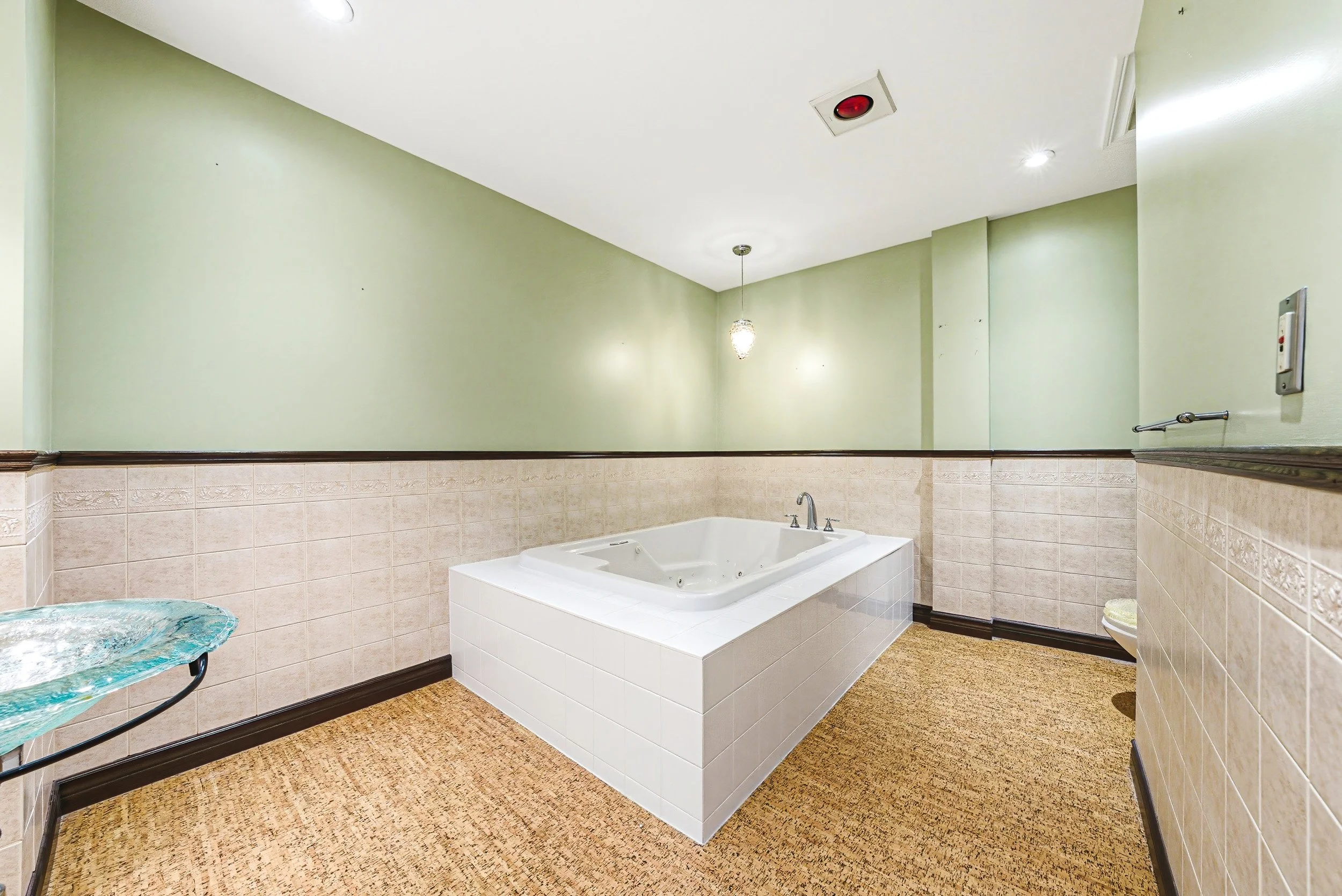 17 - 595 King St E, Hamilton.jpg